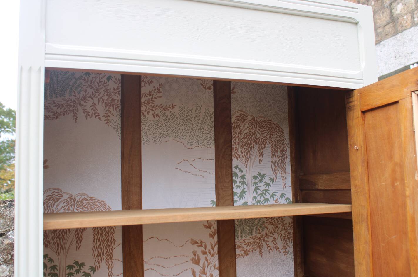 Armoire vitrée parisienne vaisselier vintage