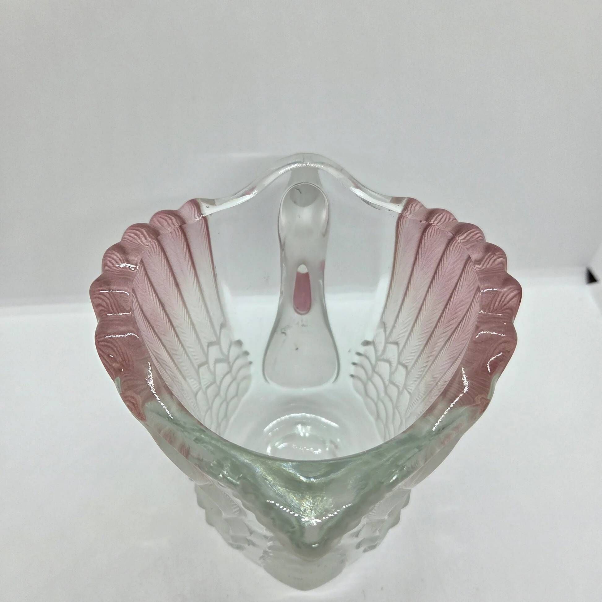 Pichet cygne en verre moulé pressé - Ref 1438