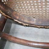 Chaise bistrot cannée ancienne en bois par les éditions Fischel