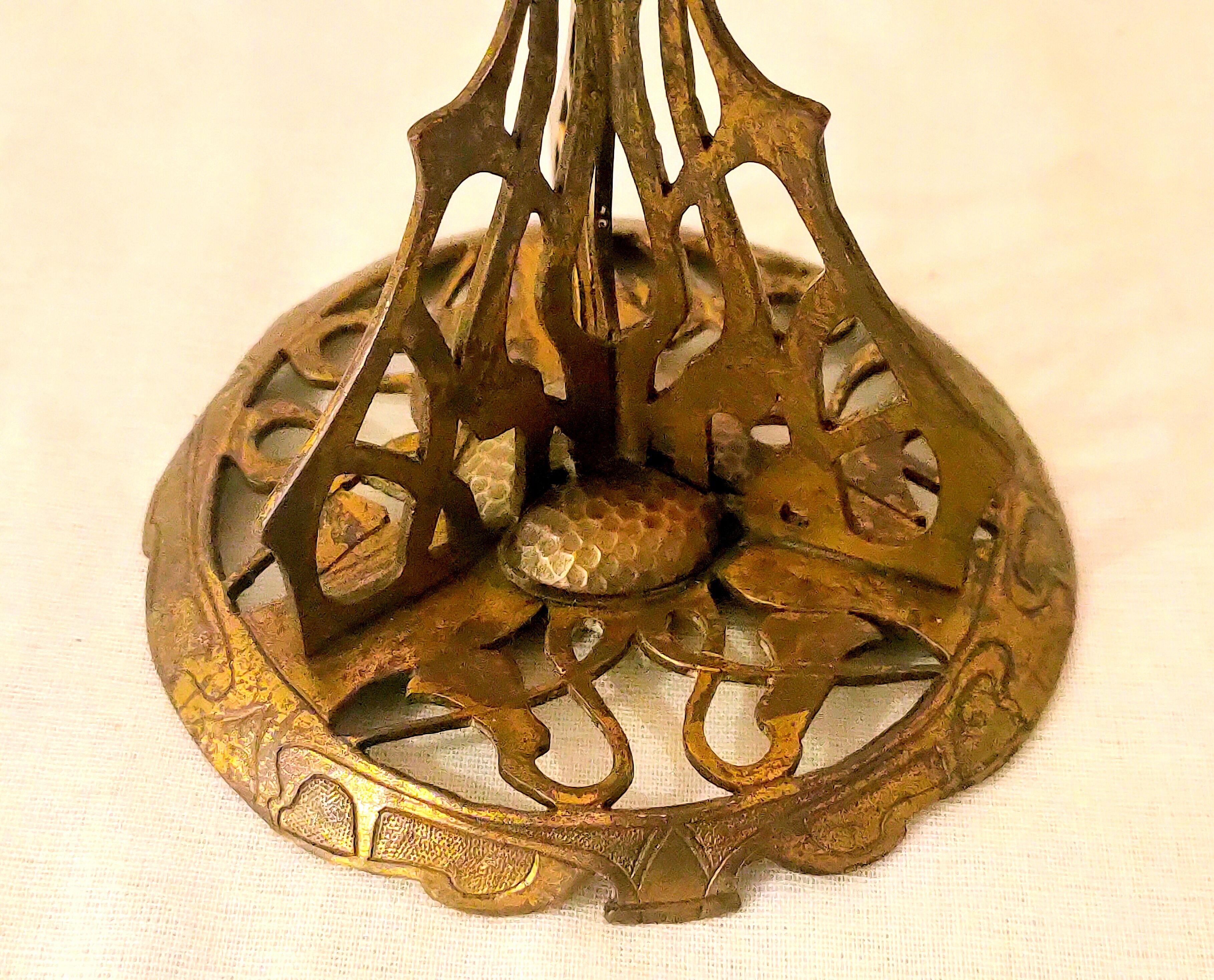 Art-Nouveau ring in glass paste on bronze frame in perfect condition