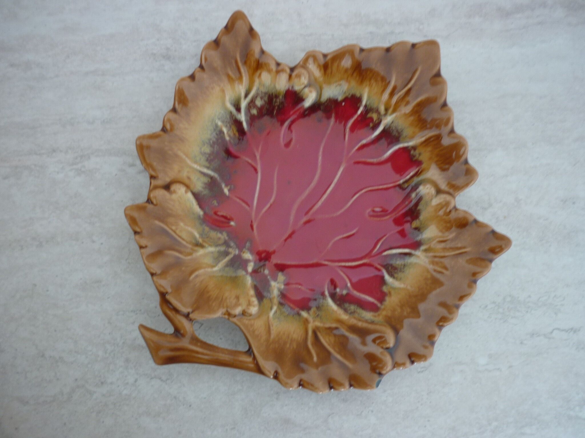 Empty pocket in ceramic