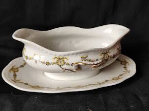 Like new! 1960/70/Laurel crown/Limoges/garland decoration/gravy boat