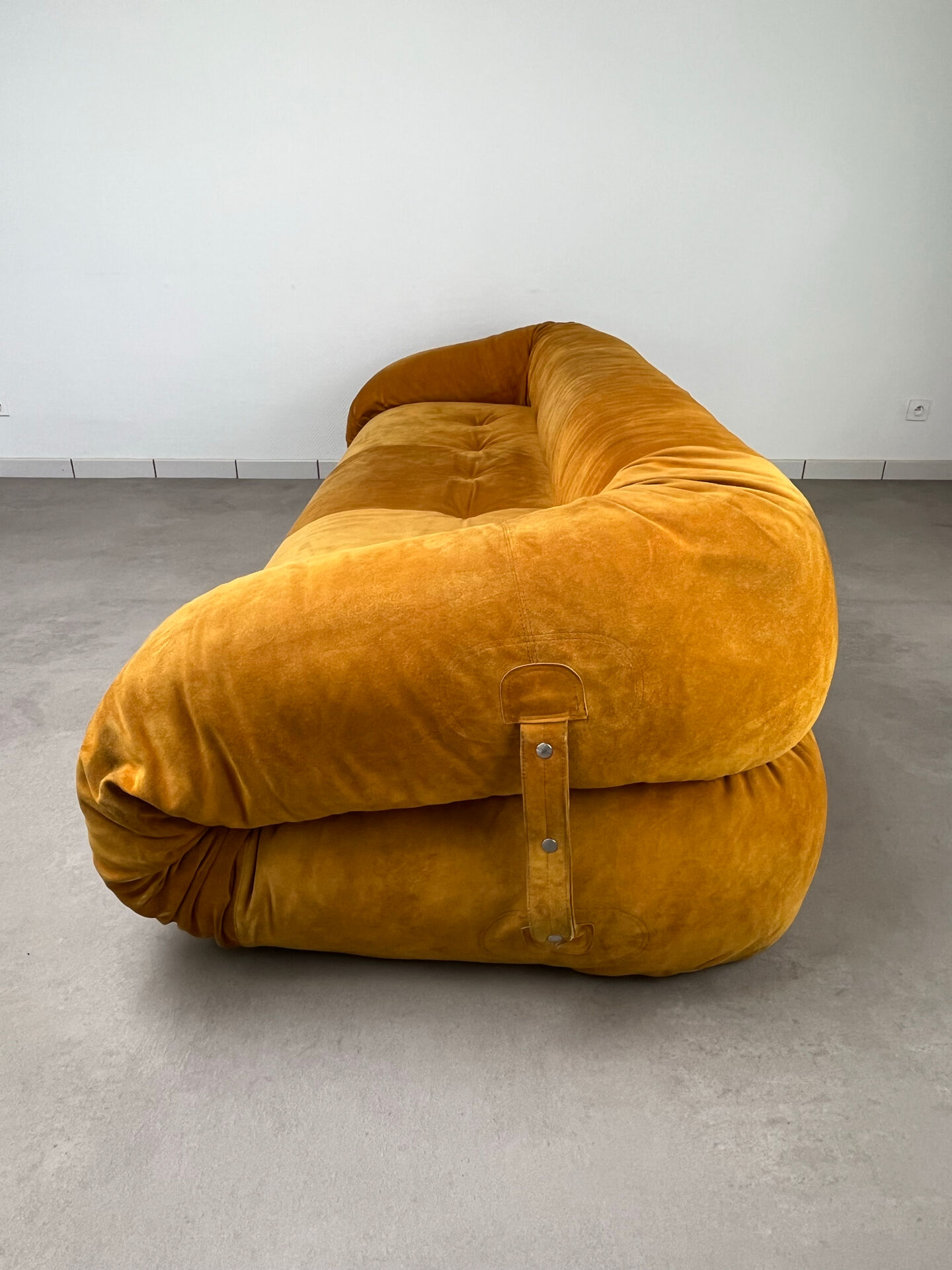 Nubuck leather amphibious sofa by Alessandro Becchi for Giovannetti,