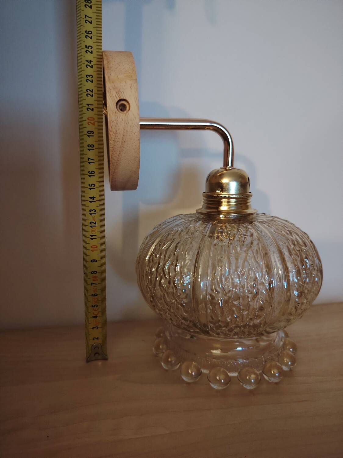 Glashütte Limburg textured pearl wall light