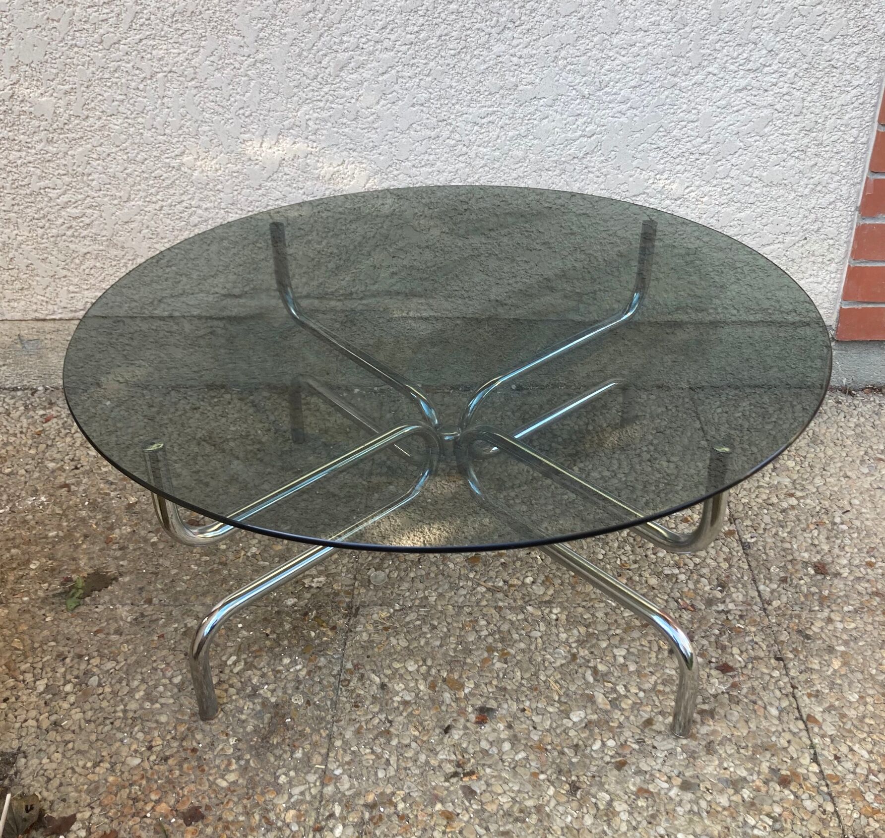 Table basse vintage en verre fumé et chrome