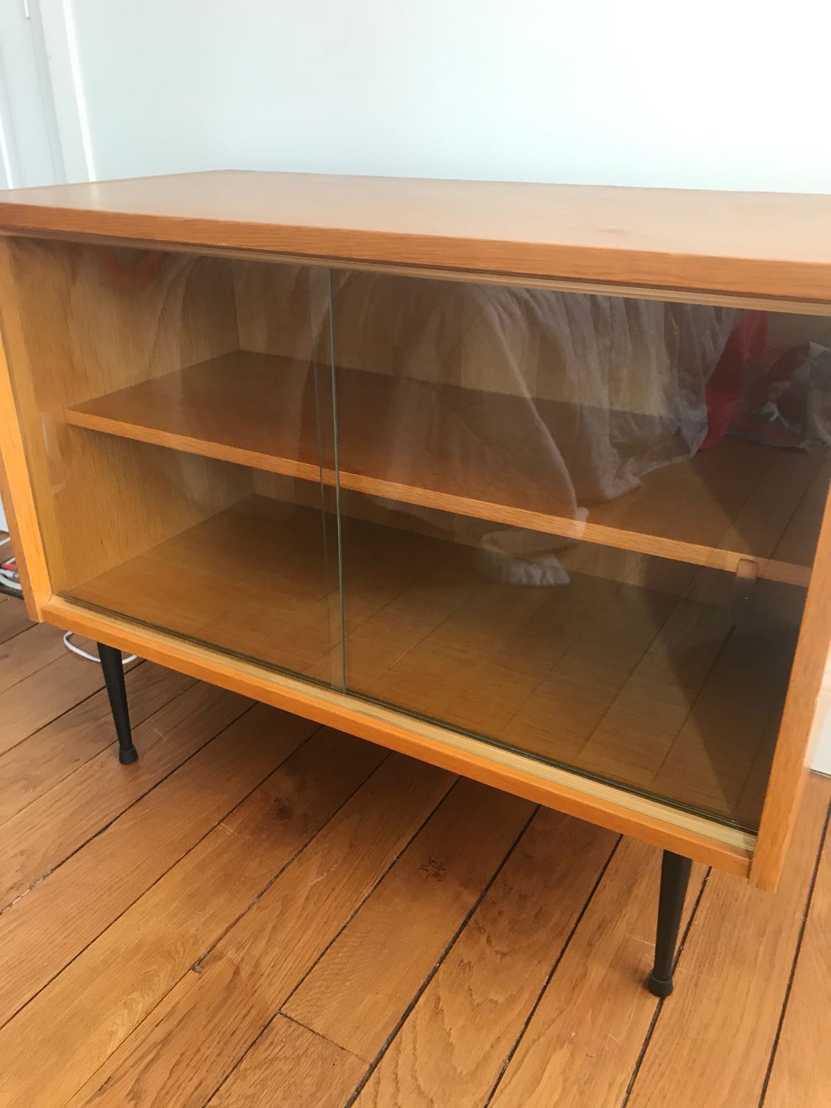 Small showcase feet compass 60s