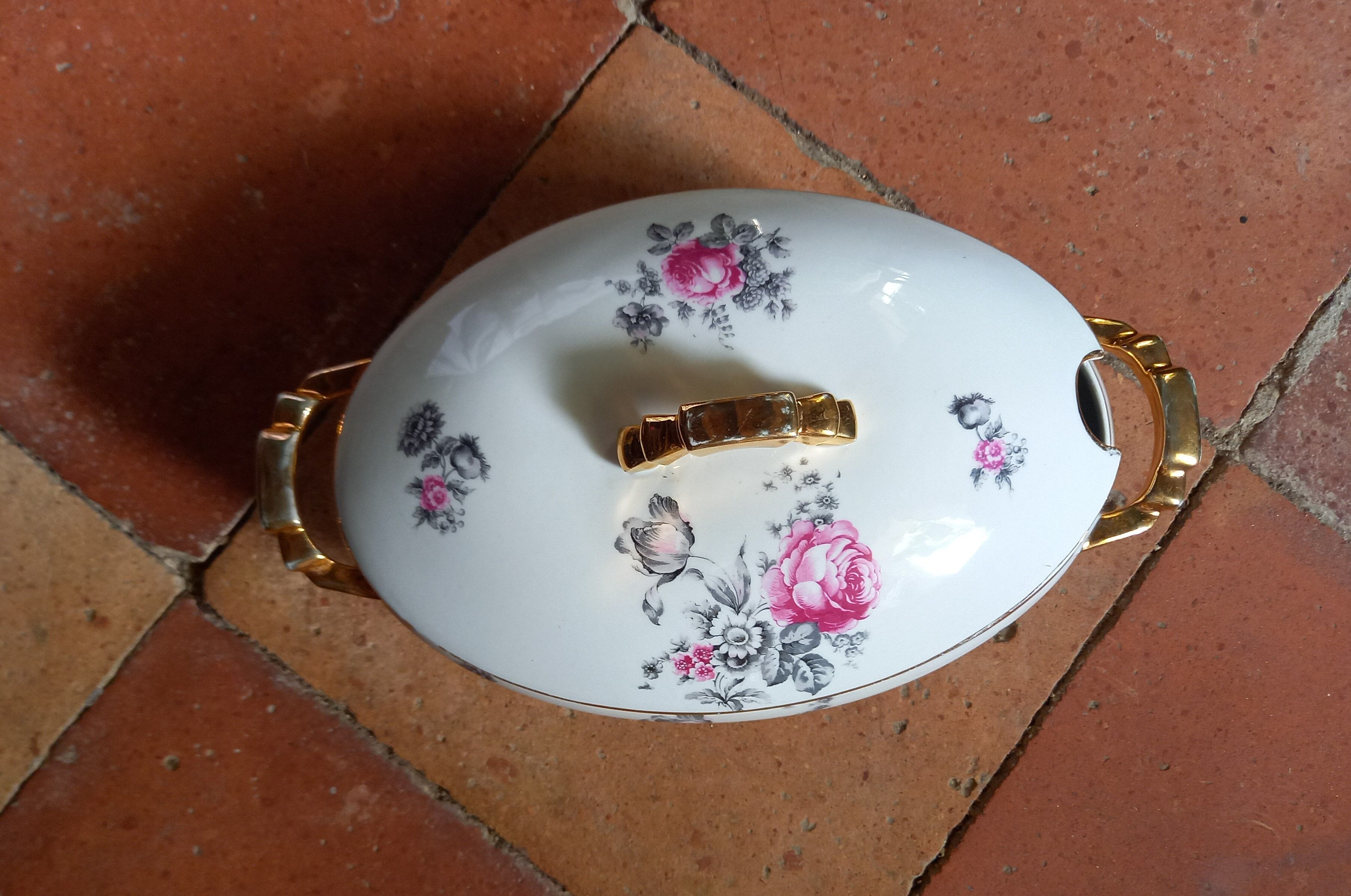 Former Limoges porcelain vegetable/soup kitchen with floral decoration
