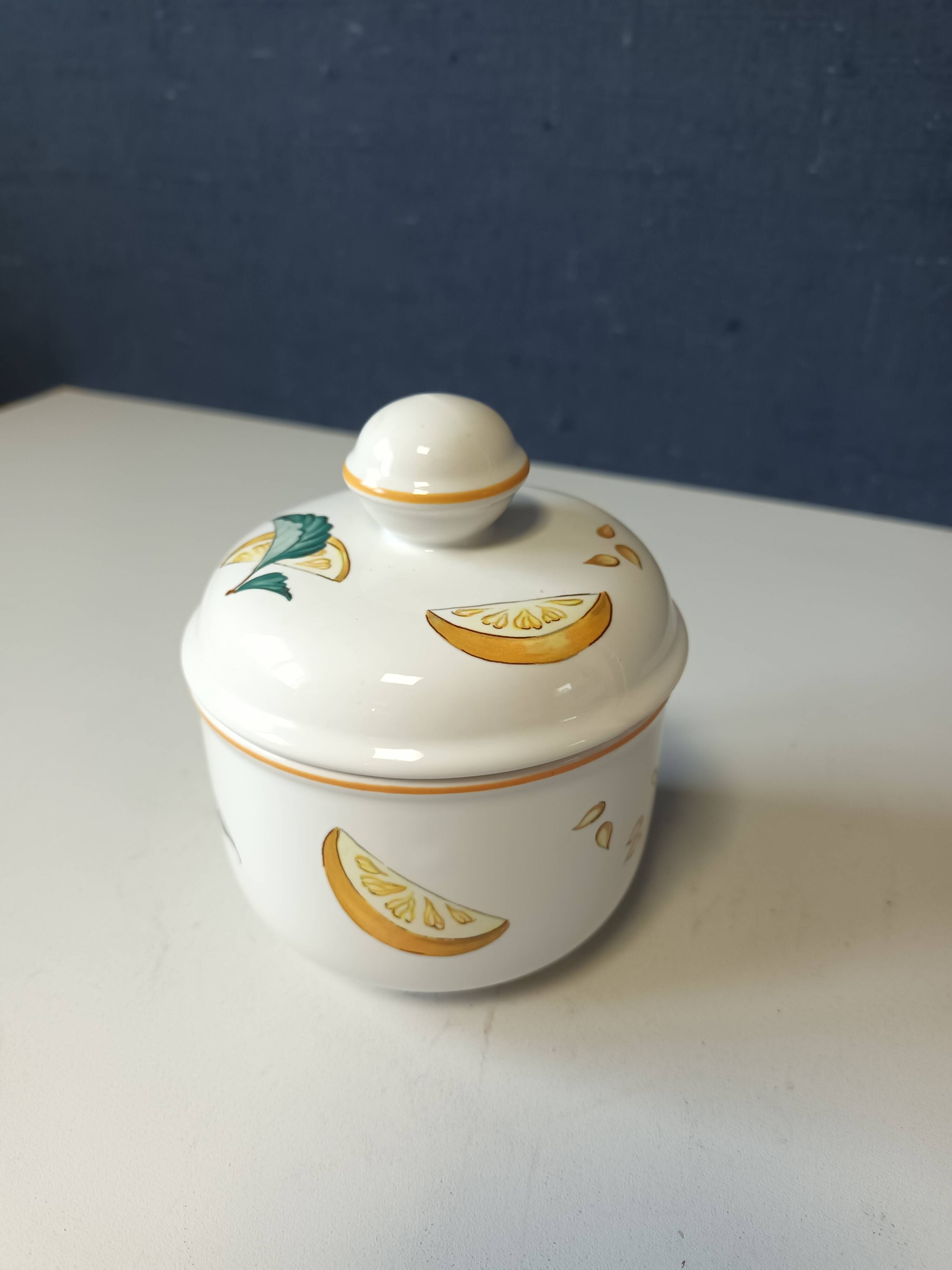 Honey jar
