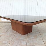 Table basse design en cuir et plateau en verre