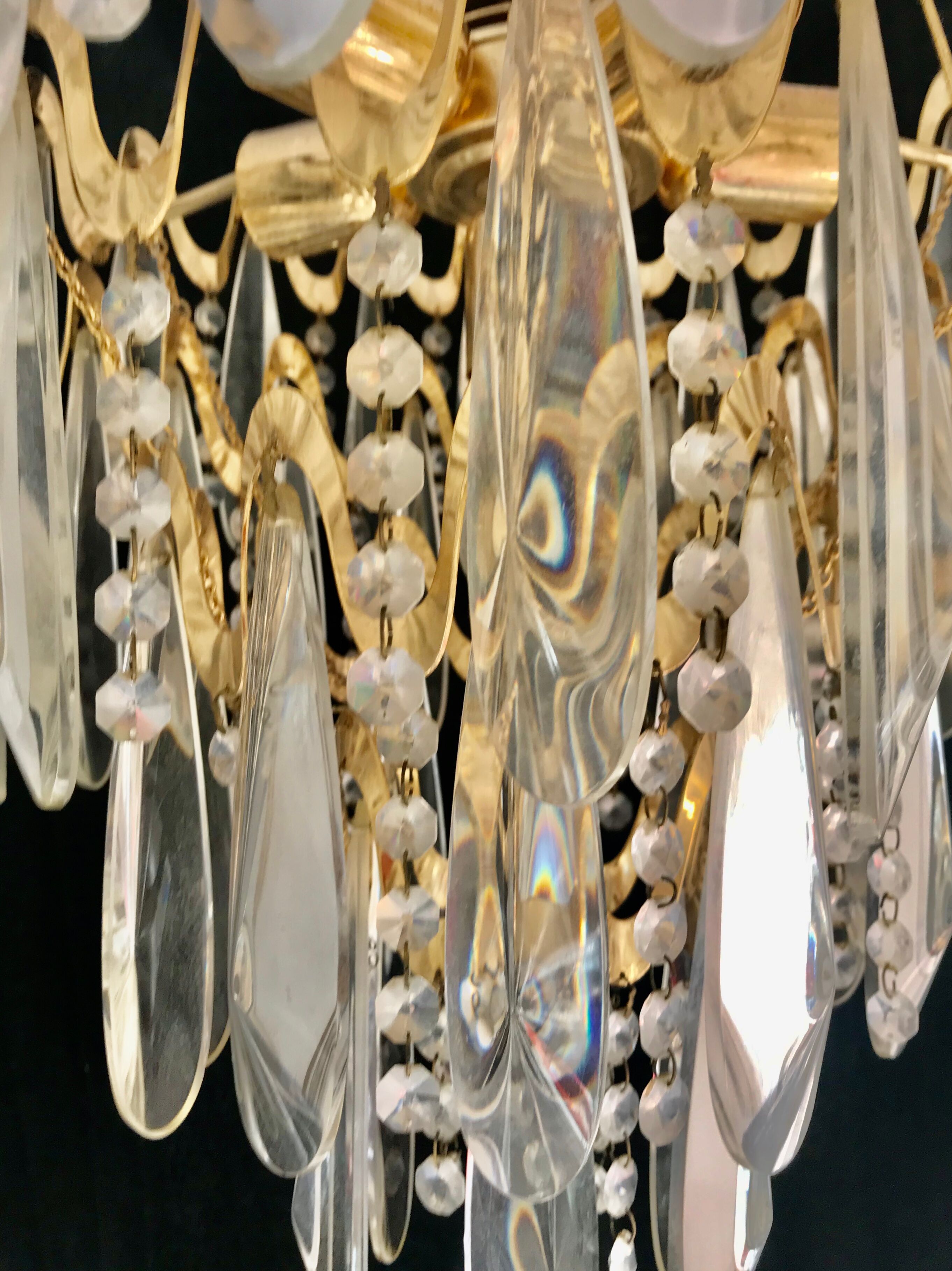 Murano crystal suspension