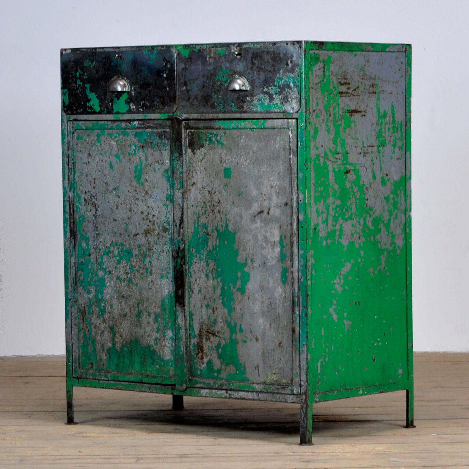 Buffet industriel en fer, années 1960