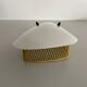 Applique simple du milieu du siècle en plexiglas blanc et métal jaune, années 1950, Allemagne