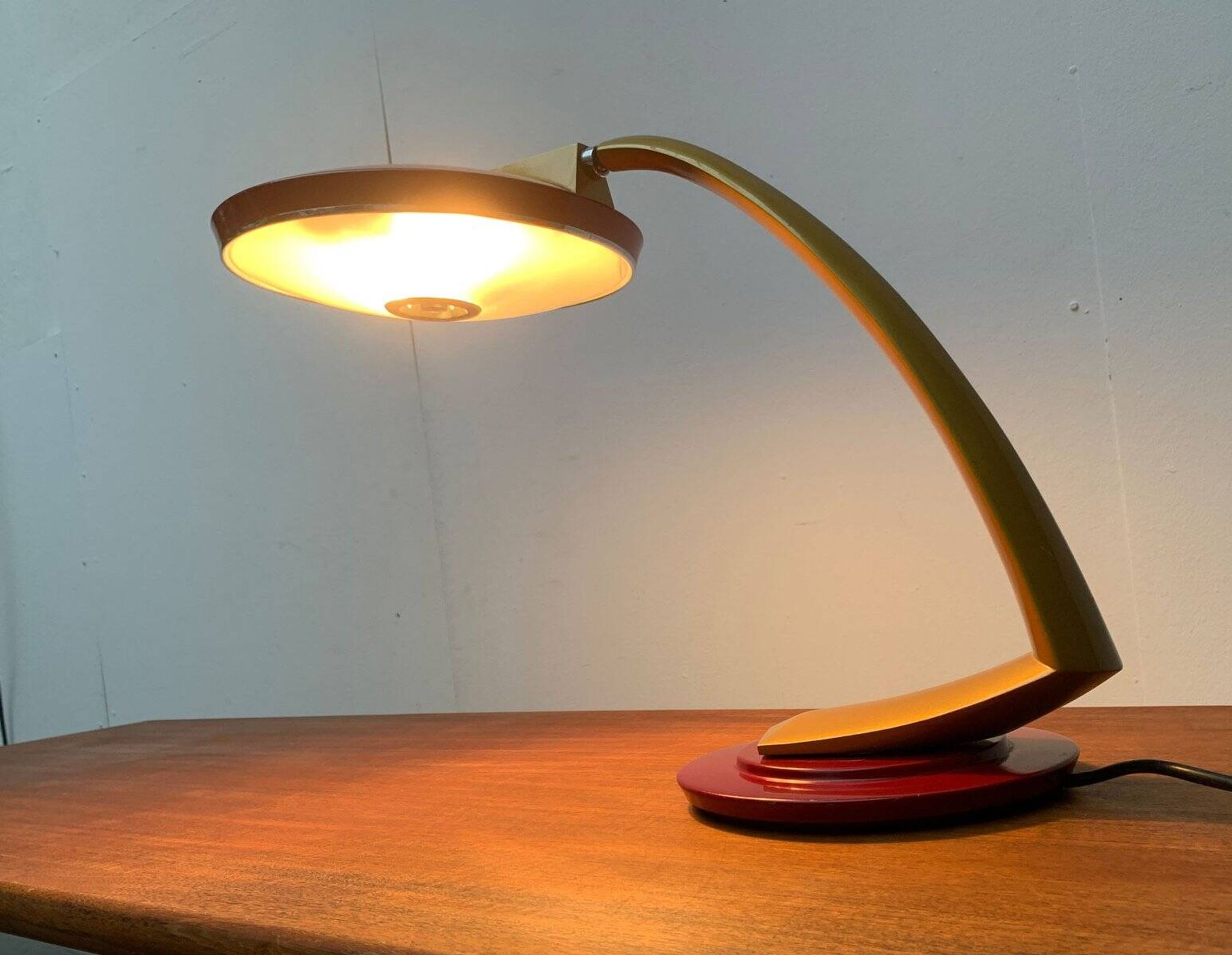 Lampe de table Boomerang Space Age par Luis Pérez De La Oliva pour Phase