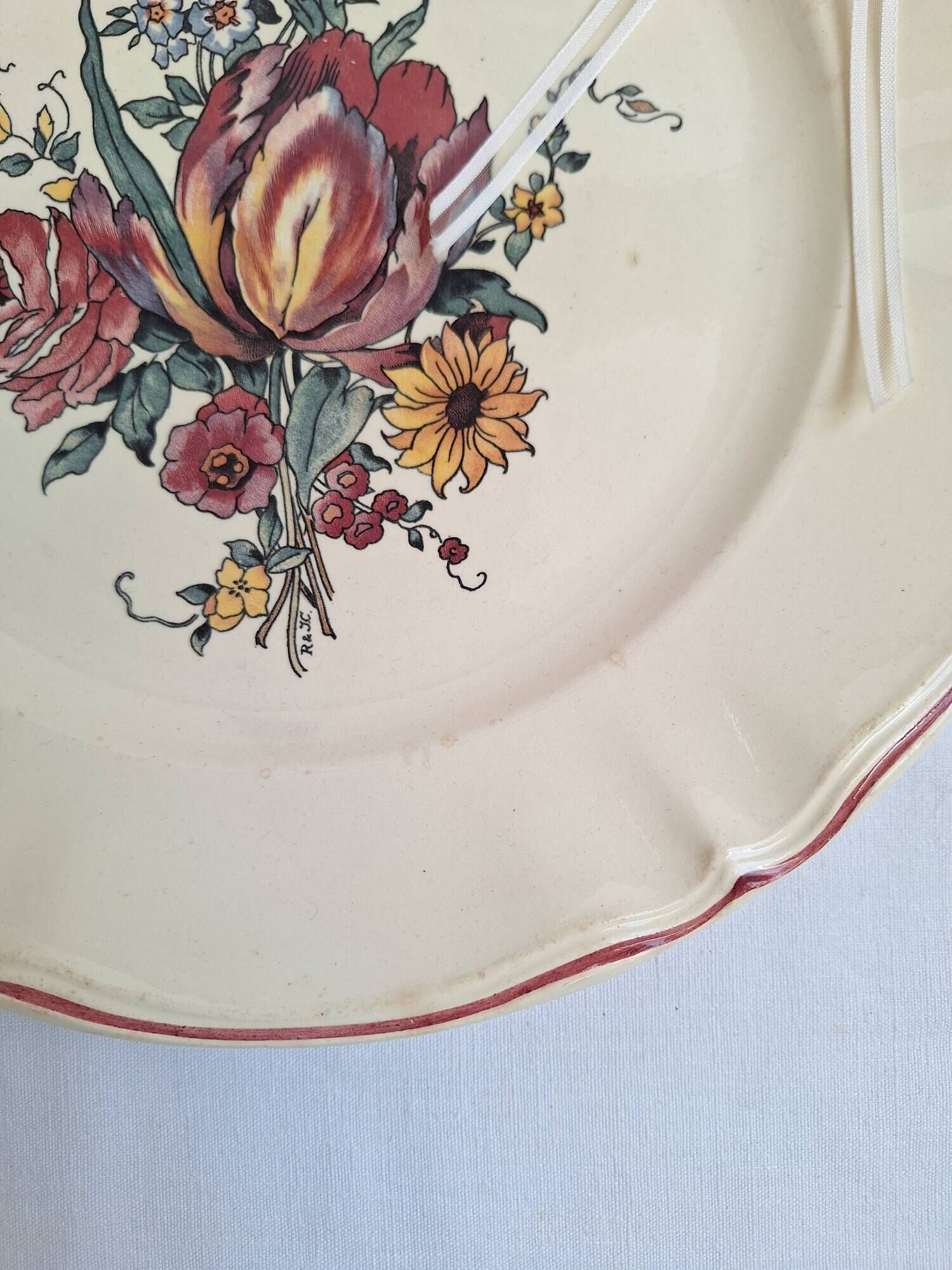 Round plate Digoin Sarreguemines Model Lorraine