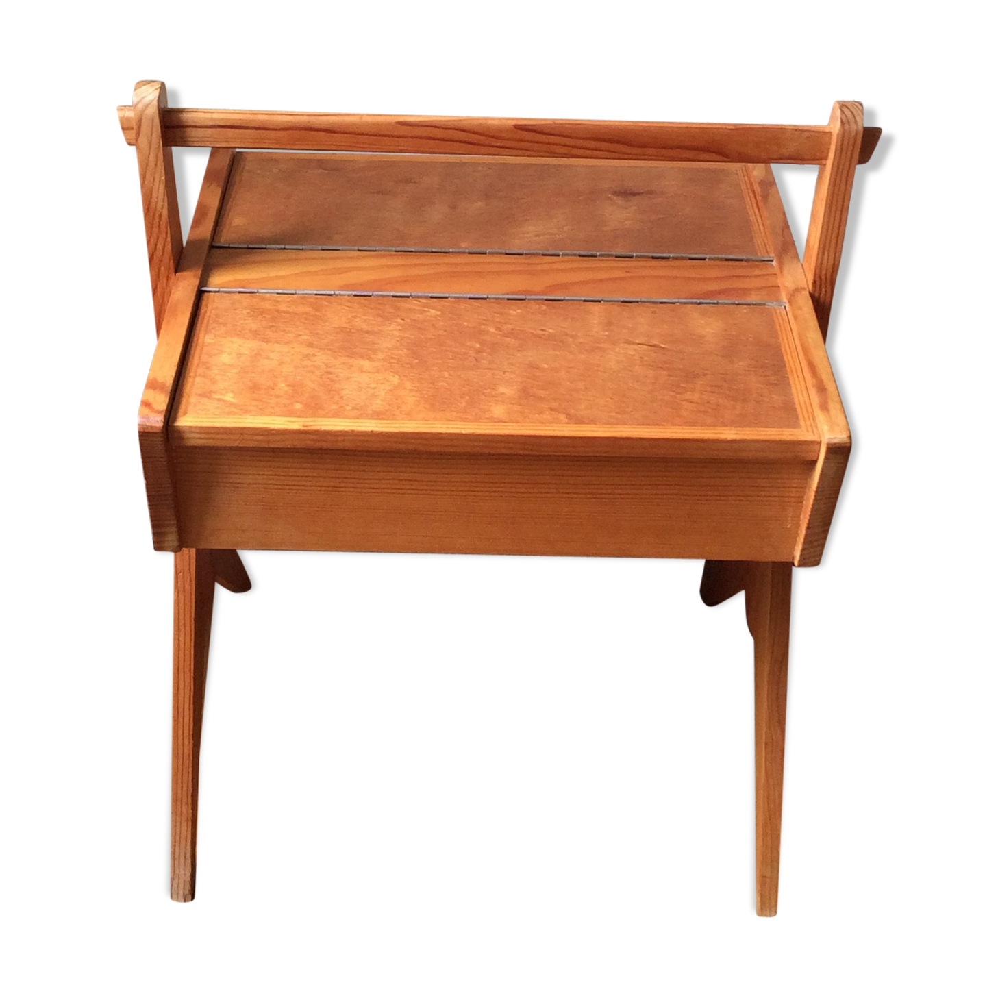 Vintage sewing basket 70