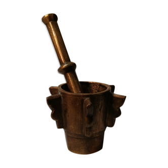Mortar and apothecary pestle in bronze of the eighteenth century