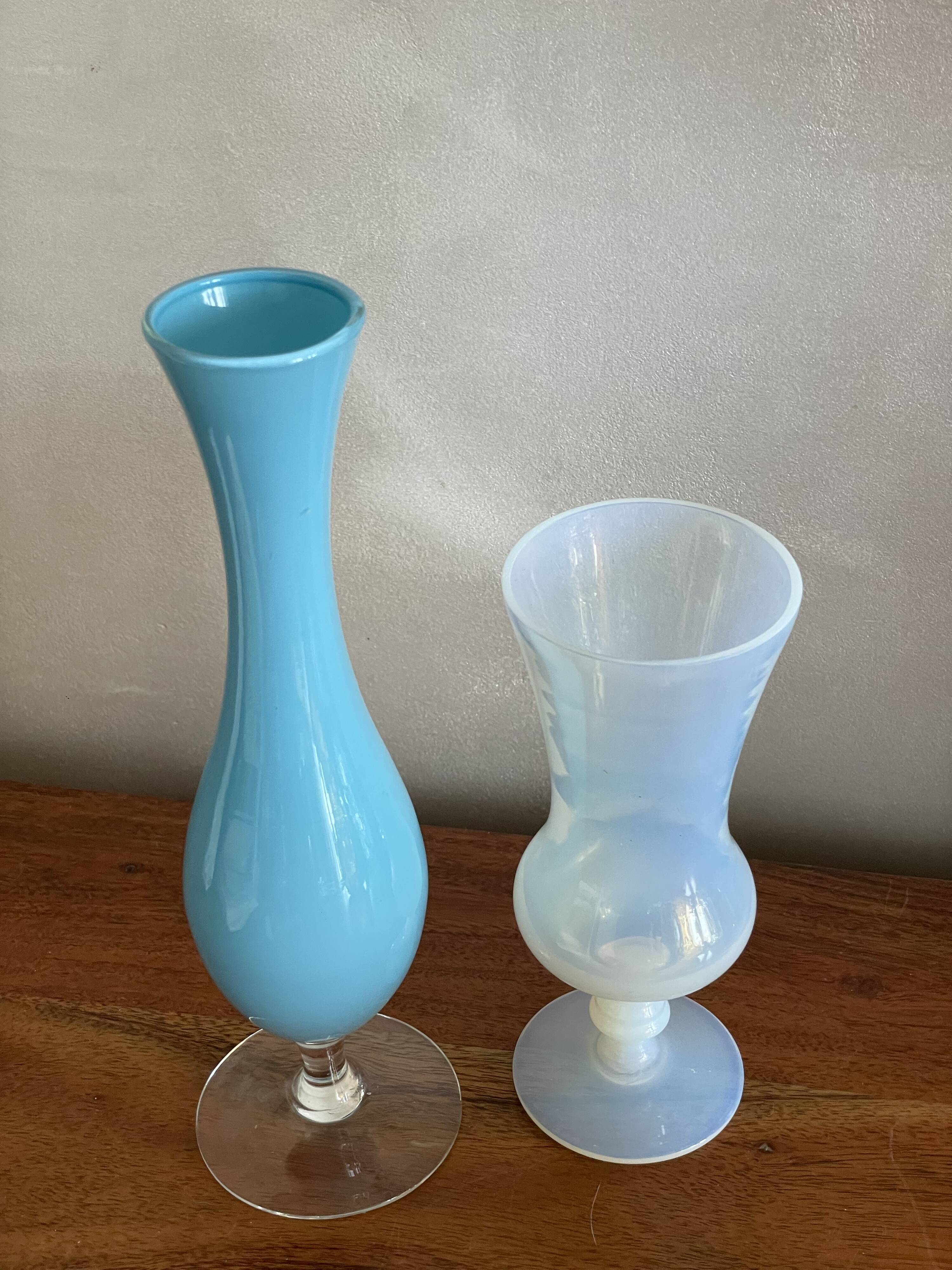 Duo of blue opaline soliflores