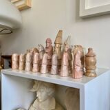 32 stone chess pieces