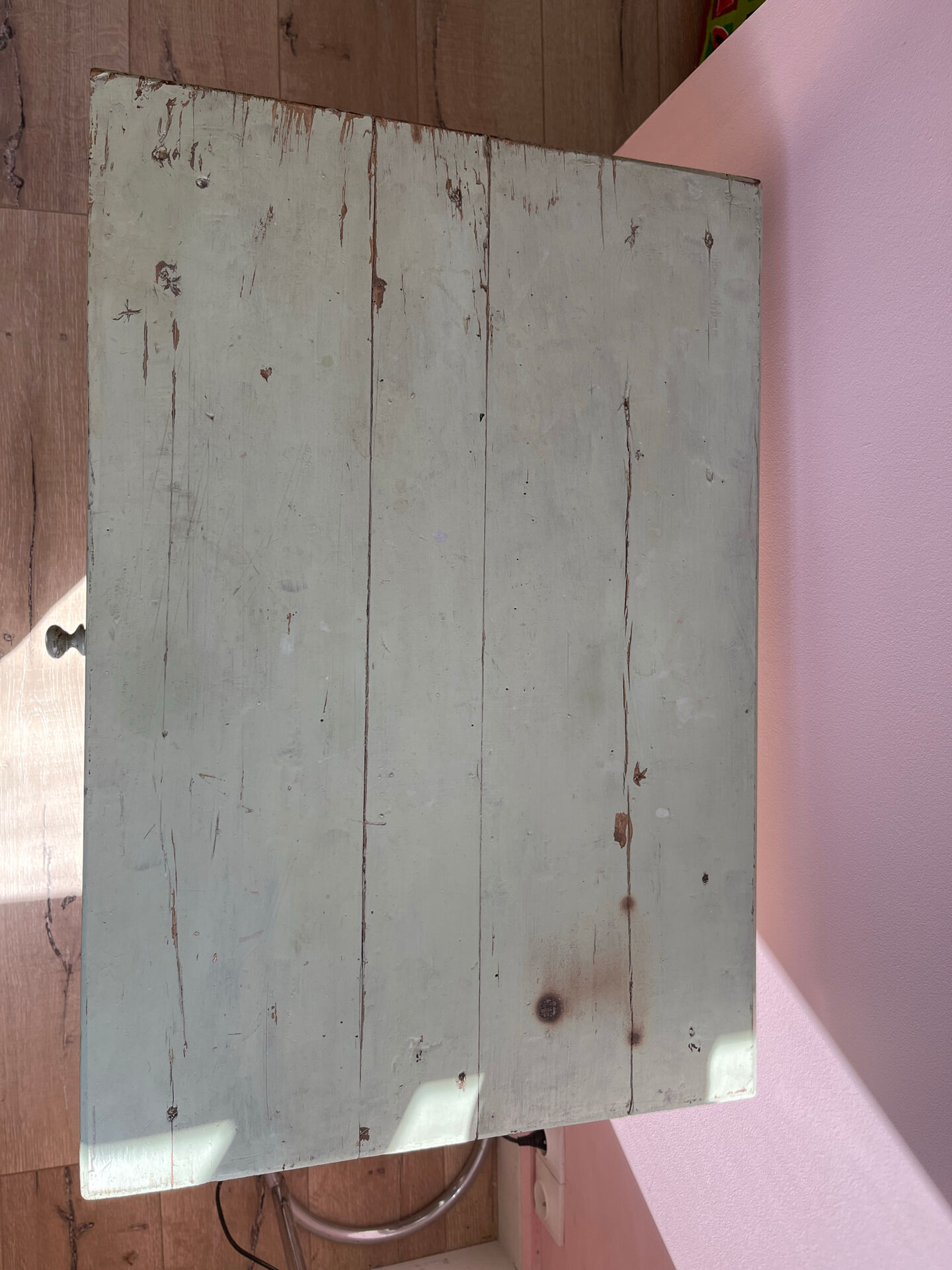 Petite table en bois d’appoint vintage 50 vert sauge