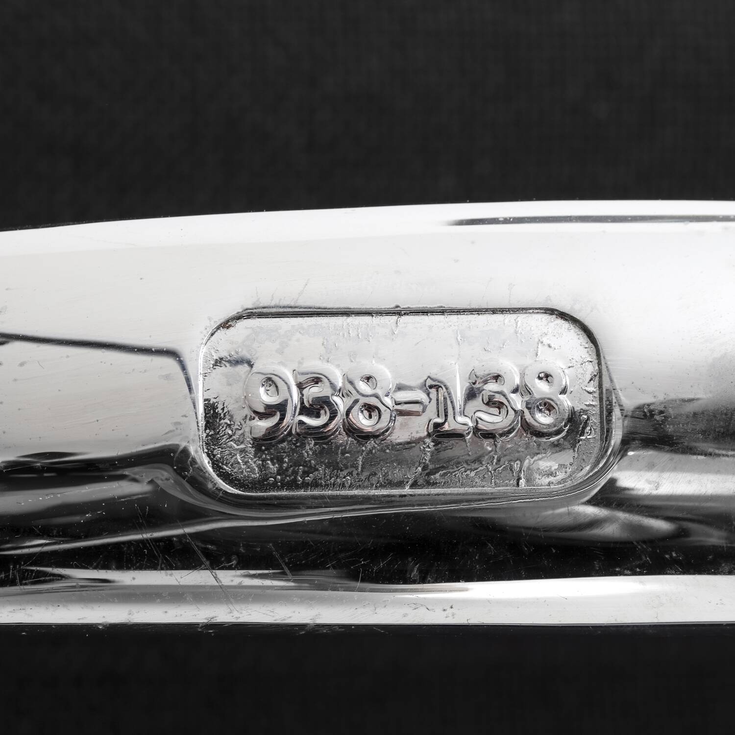 Set of 6 Eames Aluminium Group Vitra chairs model EA 104/105/108