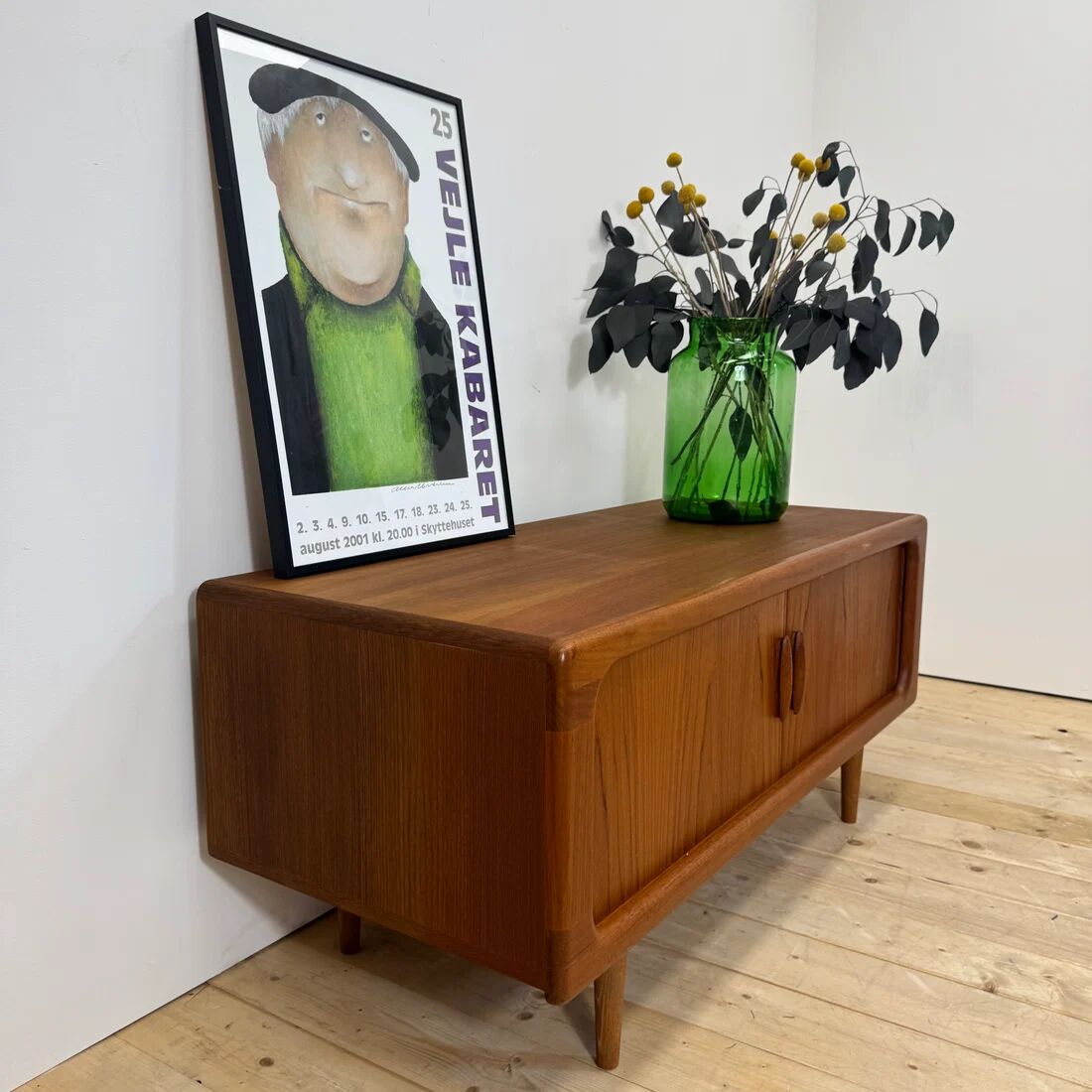 Sideboard bas Dyrlund avec portes escamotables en teck, Danemark 1960