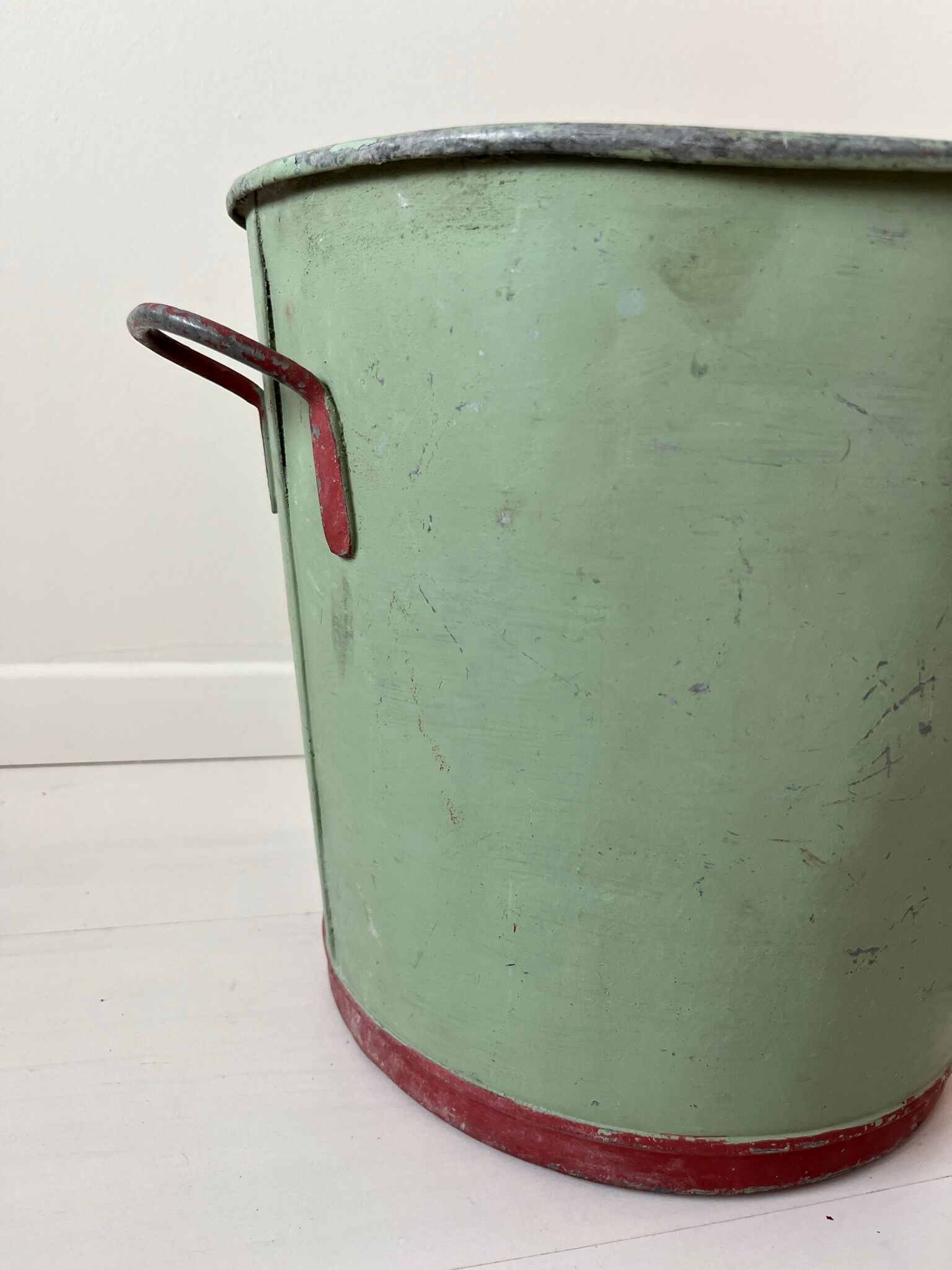 Lessiveuse en zinc verte