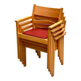 4 chaises empilables design Hans Wegner