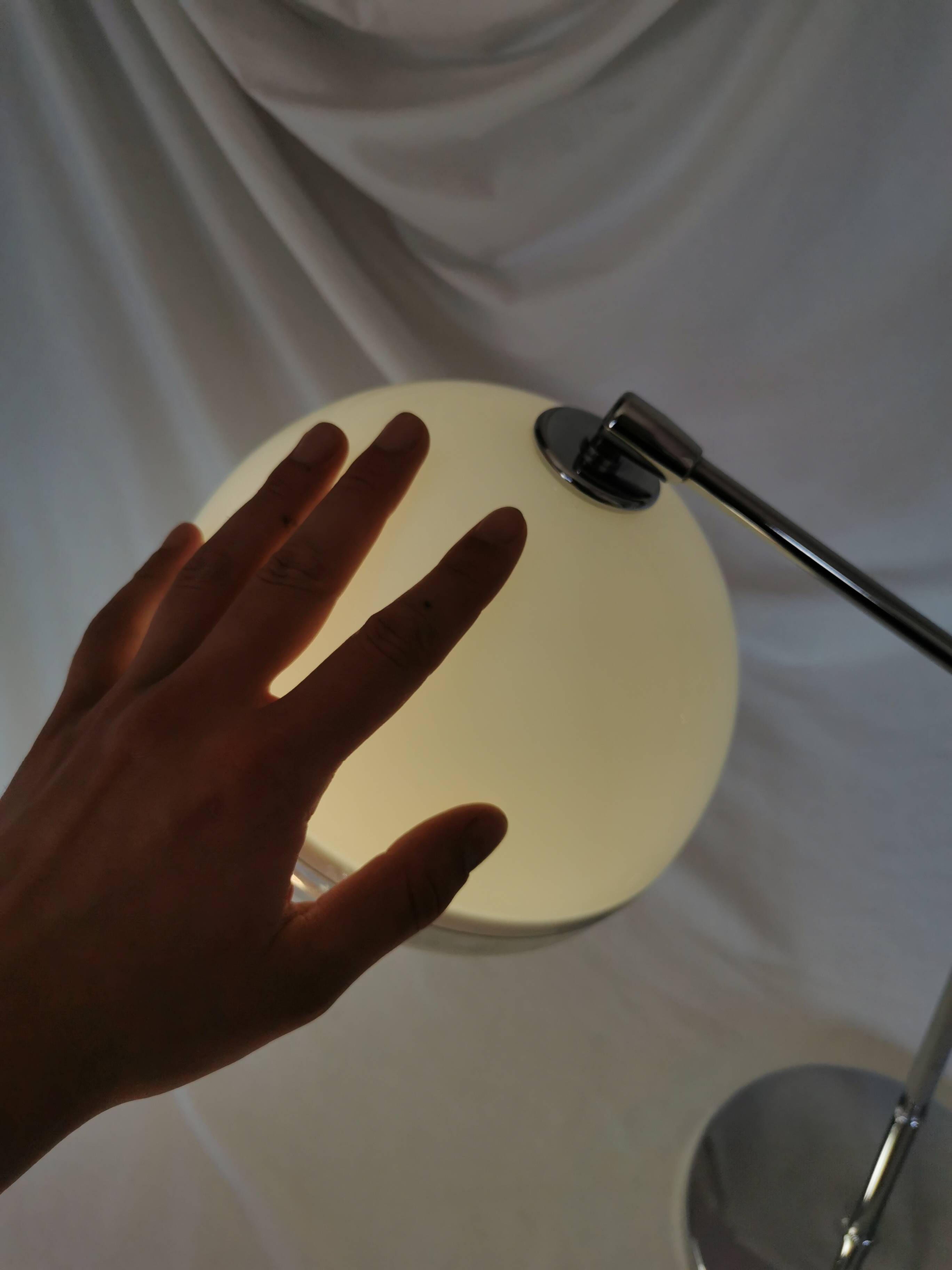 Lampe articulée, plastique et chrome, champignon, style 1970