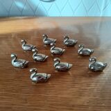 Set of 10 place-marked swans with names