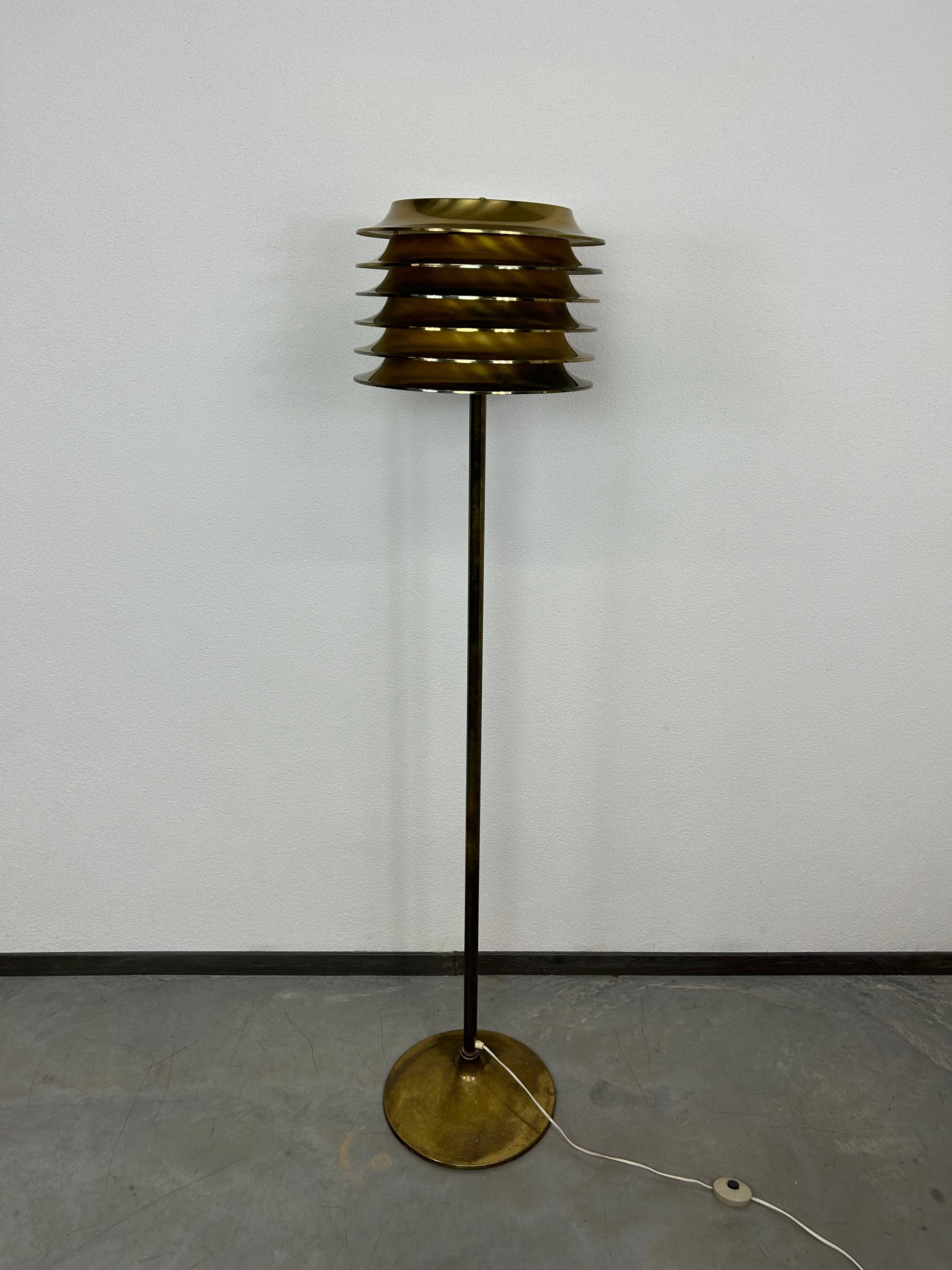 Brass floor lamp designed in the mid-century by Kari Ruokonen for Lynx Finland.