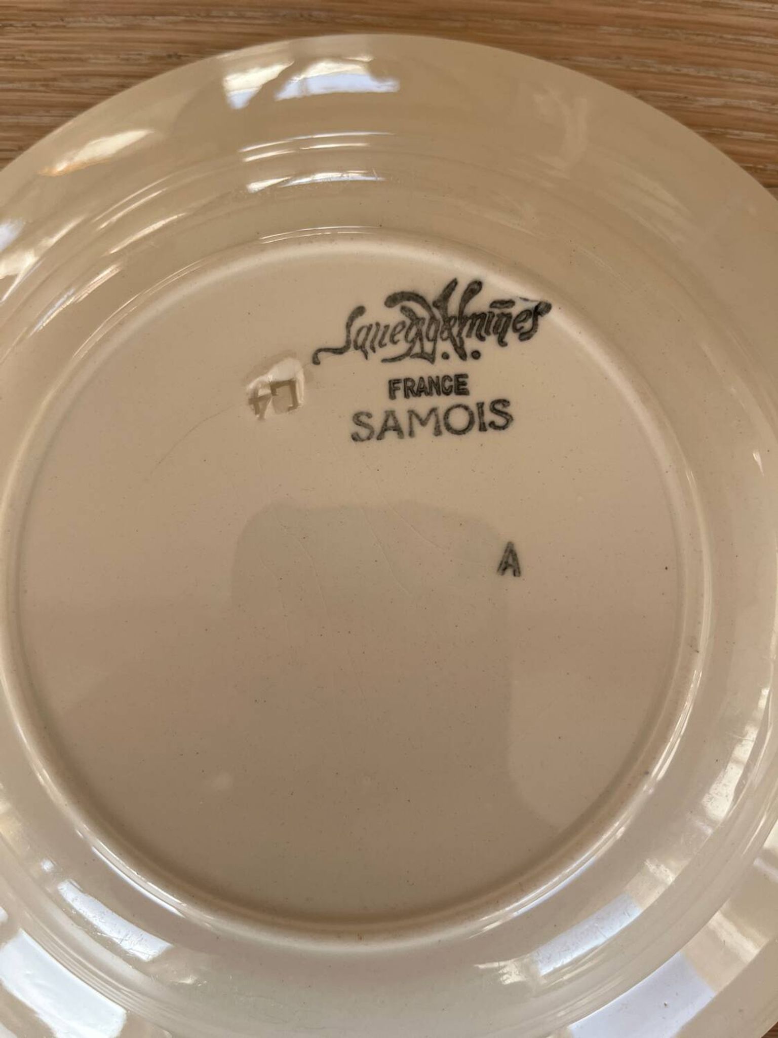 Lot de 4 assiettes creuses dépareillées