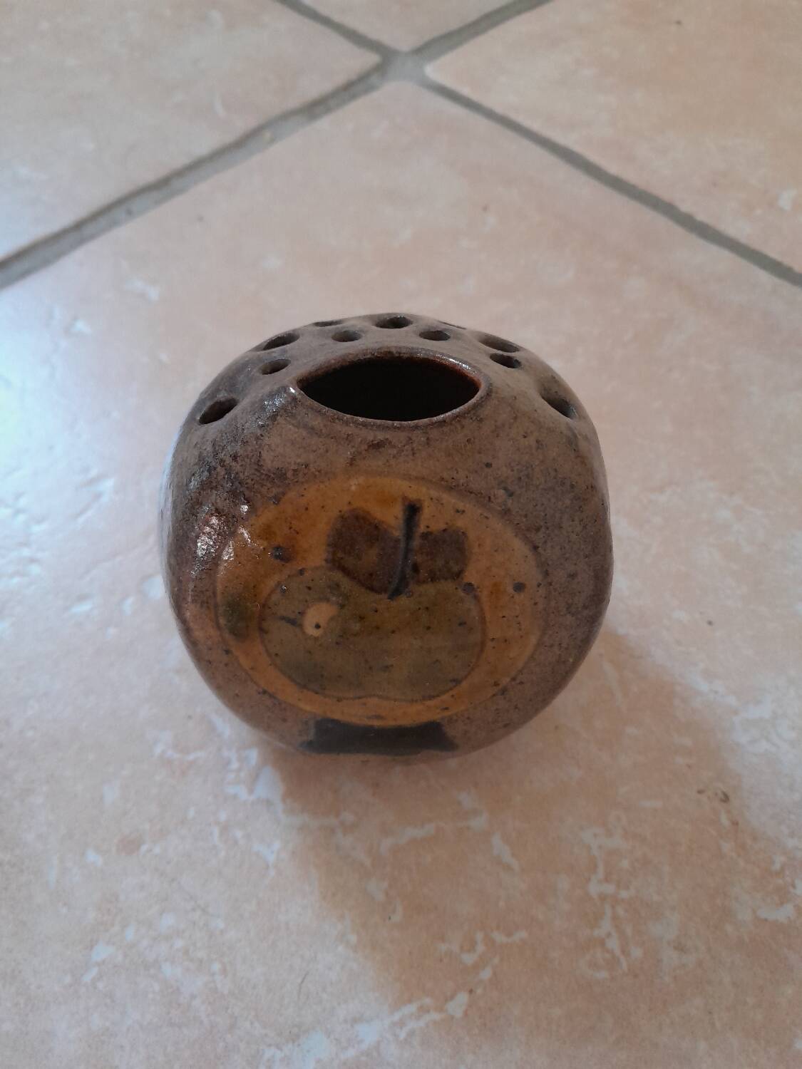 Ceramic flower vase from the 1970s.