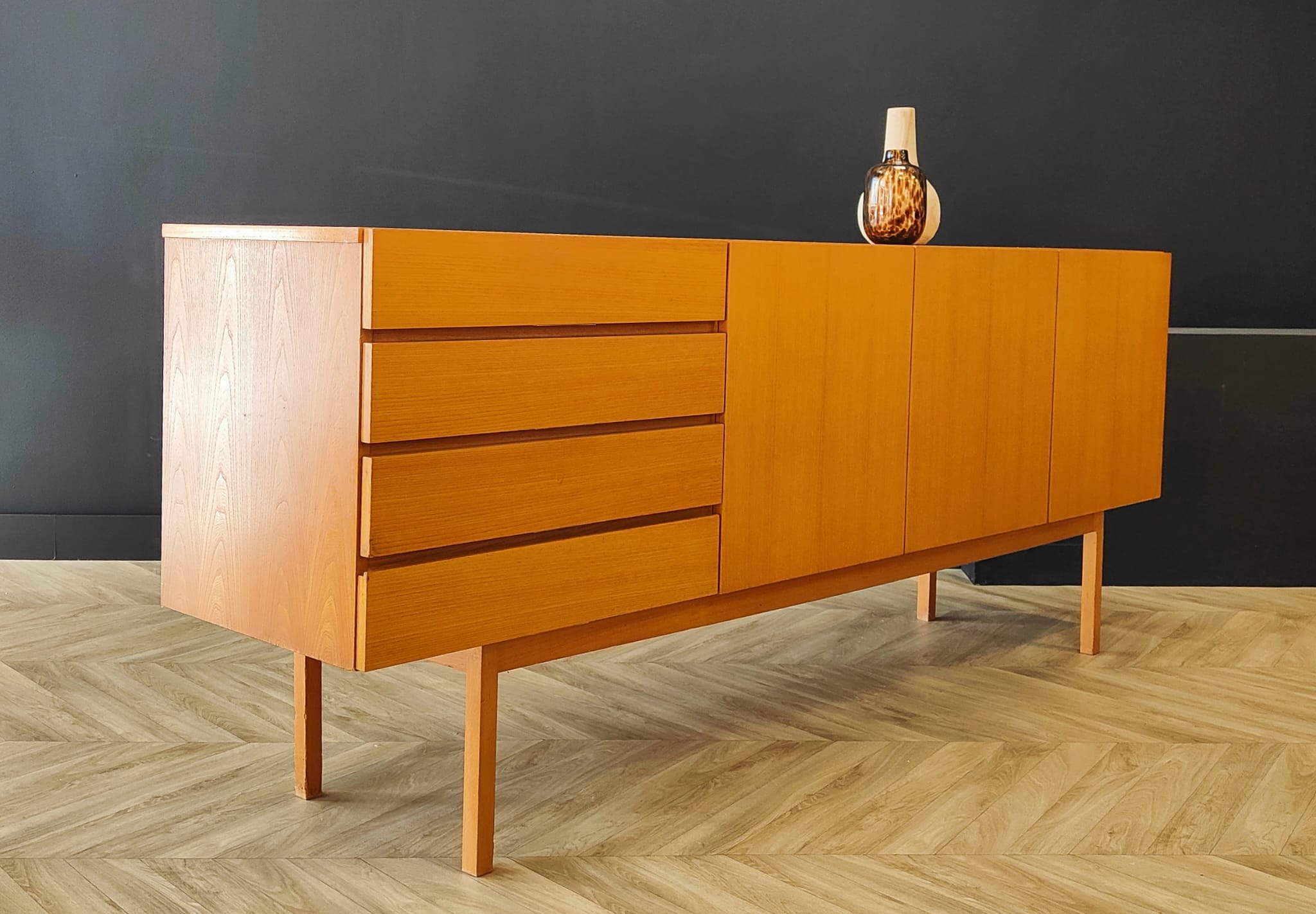 Enfilade suédoise mid century
