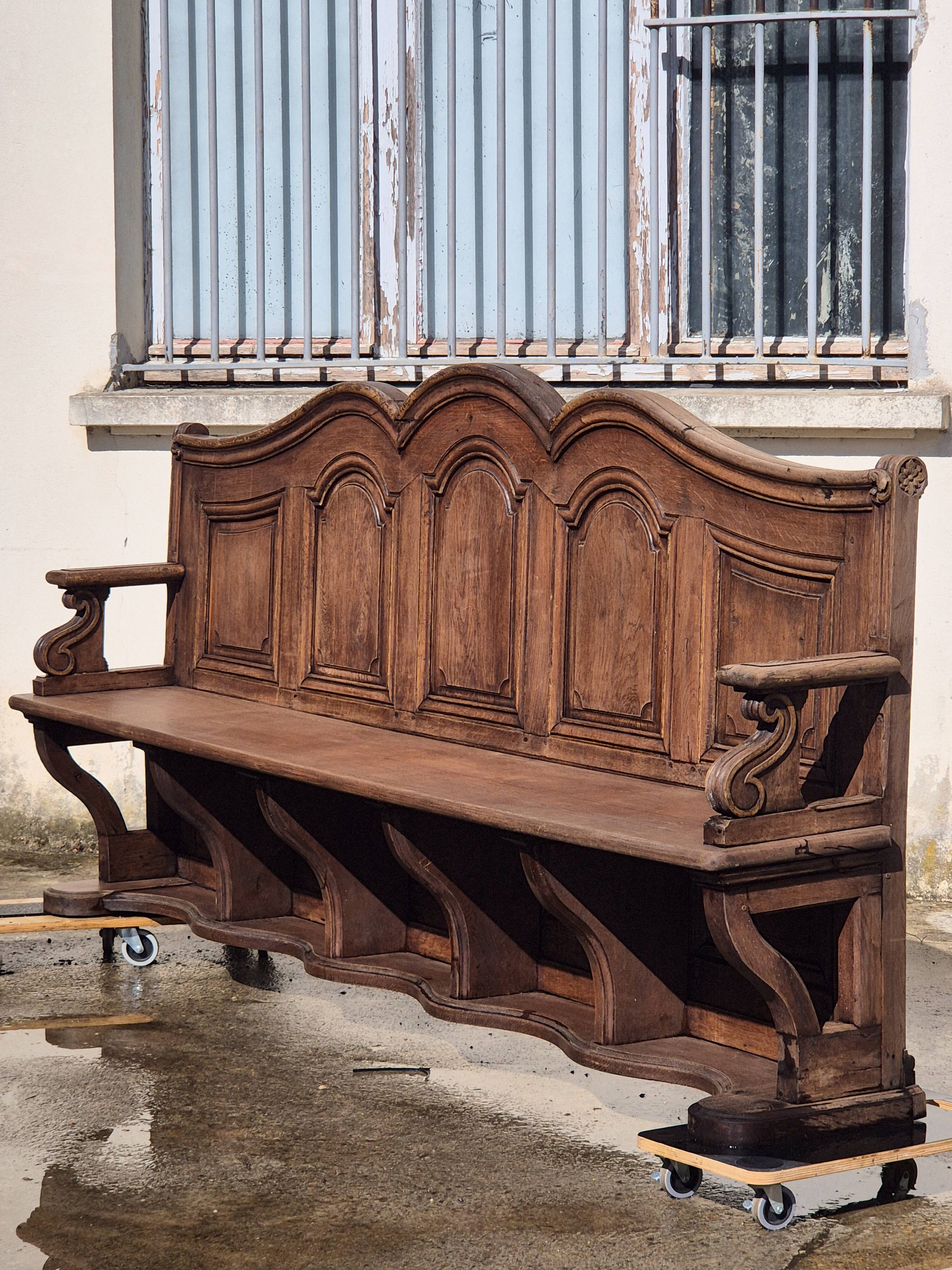 Exceptional gilded display bench.