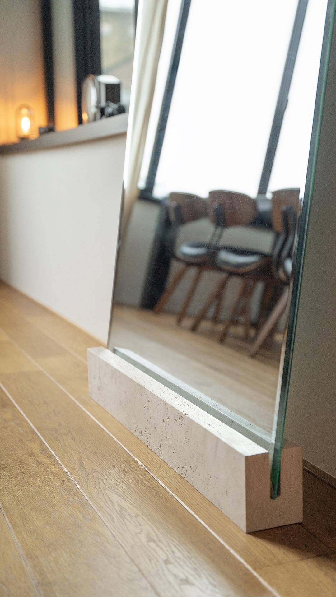 Miroir en travertin Stand