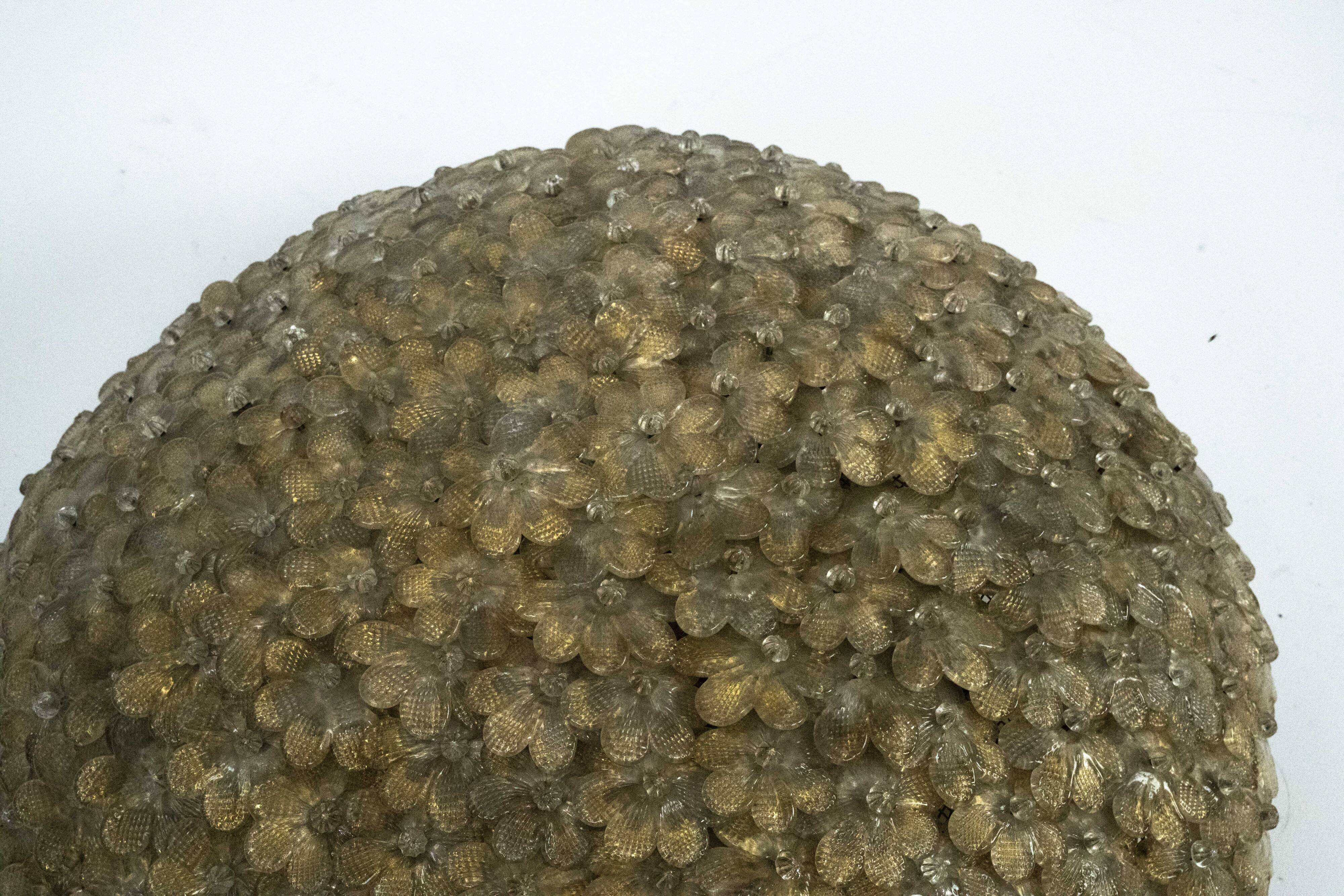 Seguso, XLarge Mid-century Gold Murano glass flowers ceiling lamp. Italy 19