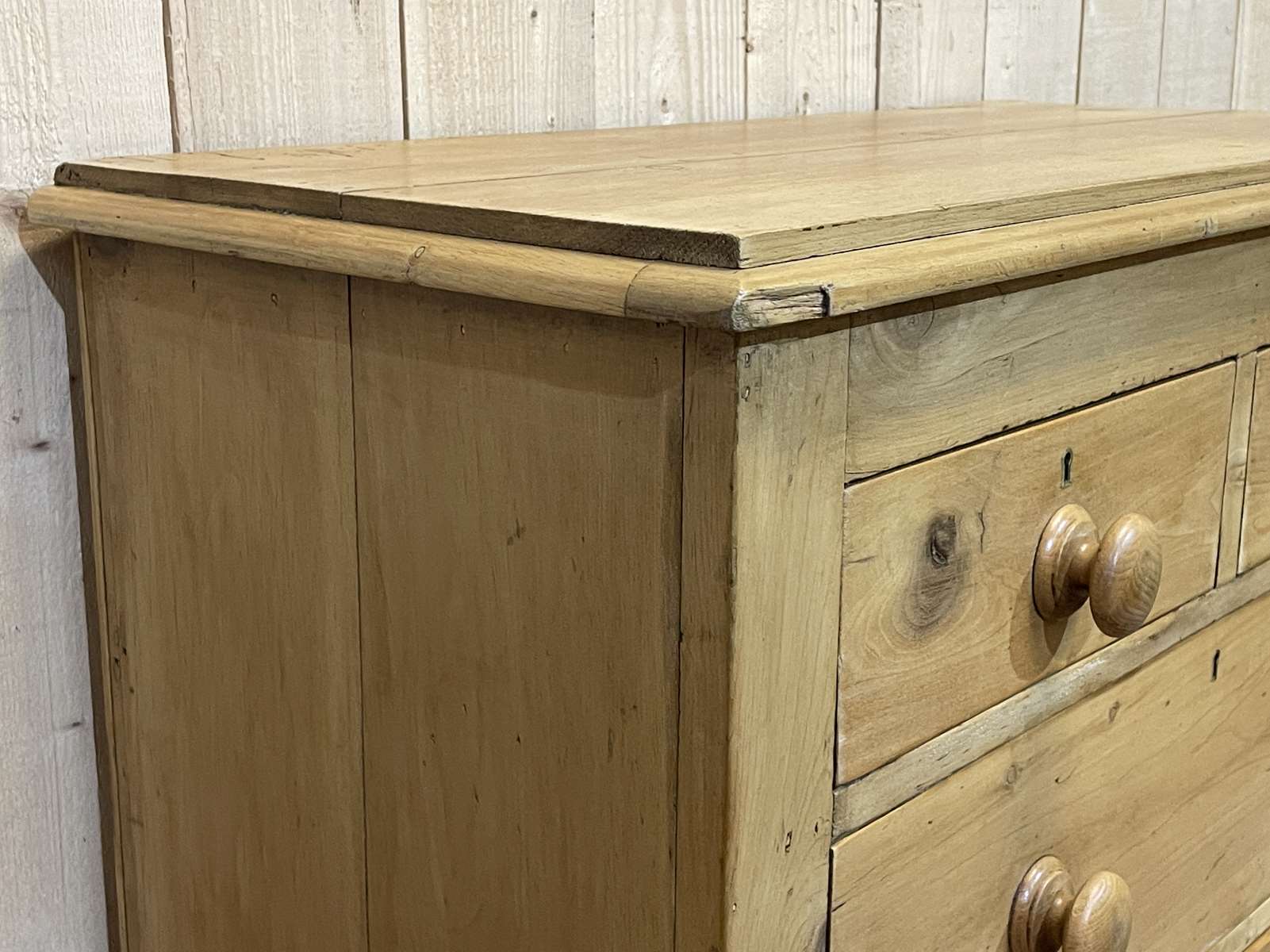 English chest of drawers late nineteenth in fir
