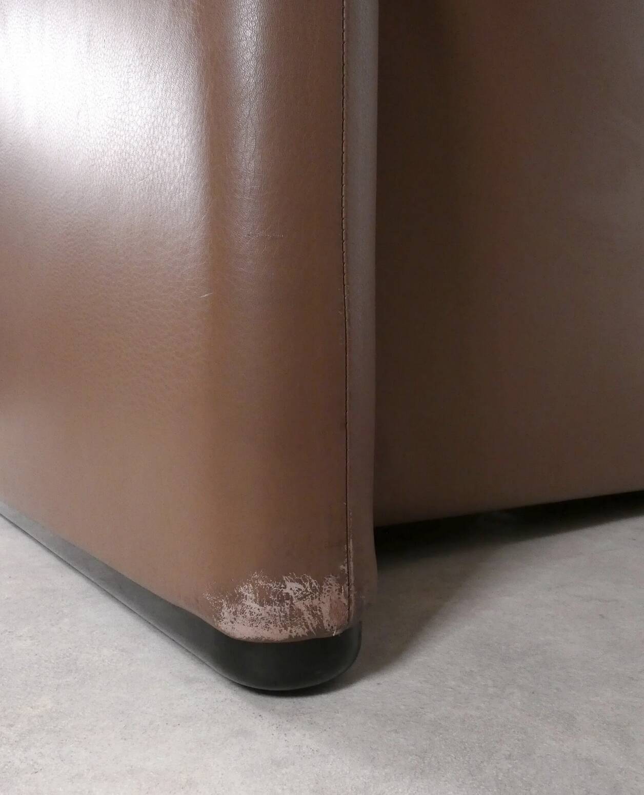 Cassina Maralunga 2 seater in mocca colored leather