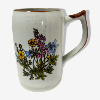 Sandstone mug, Decoration deposited wild flowers