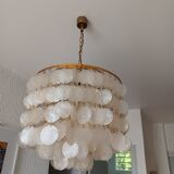 Chandelier with mother-of-pearl suspension