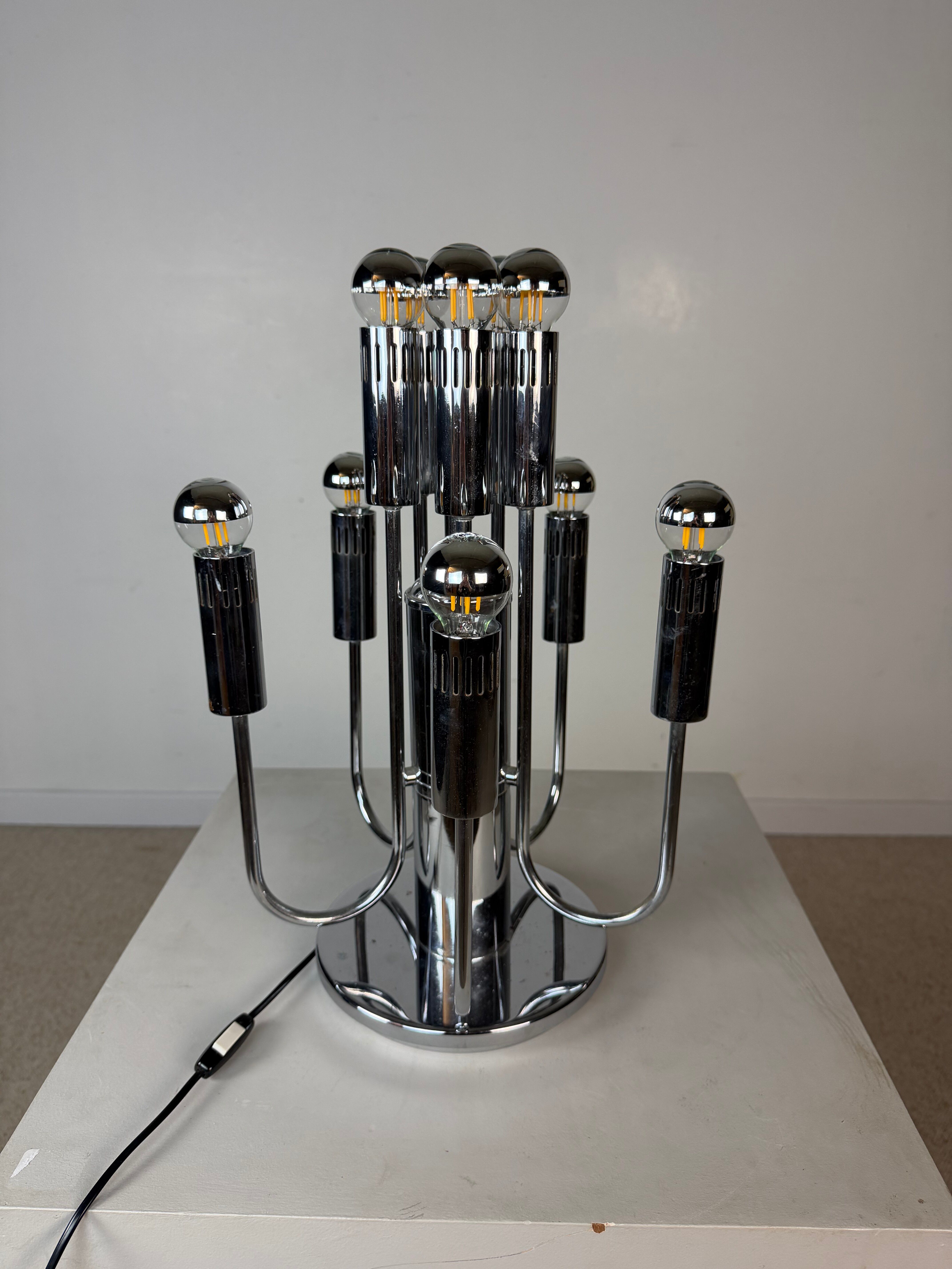 Table lamp