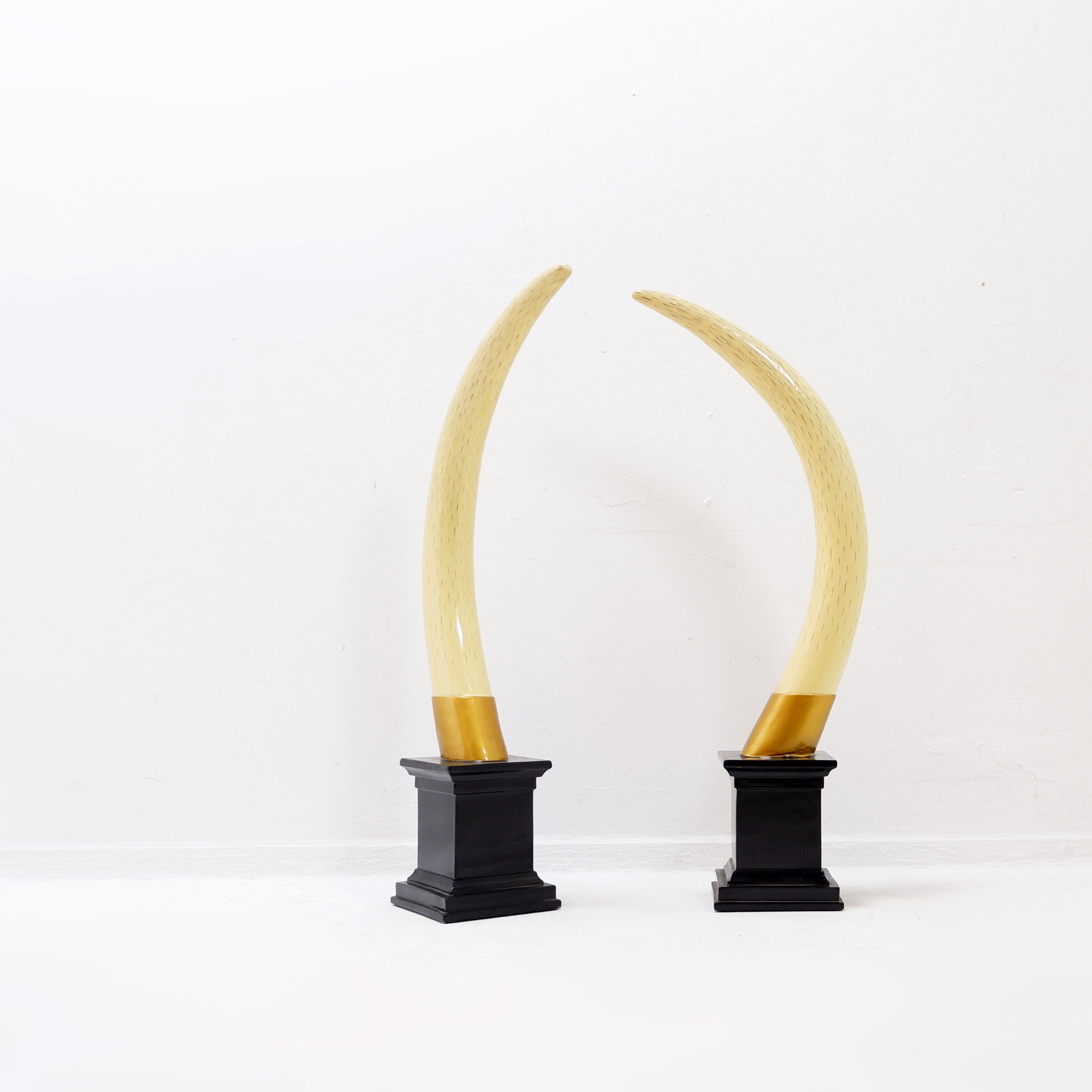 Pair of fake elephant tusks - 20th century H:82cm