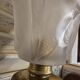 Lampe à poser pied bougeoir en laiton et tulipe Degué signée