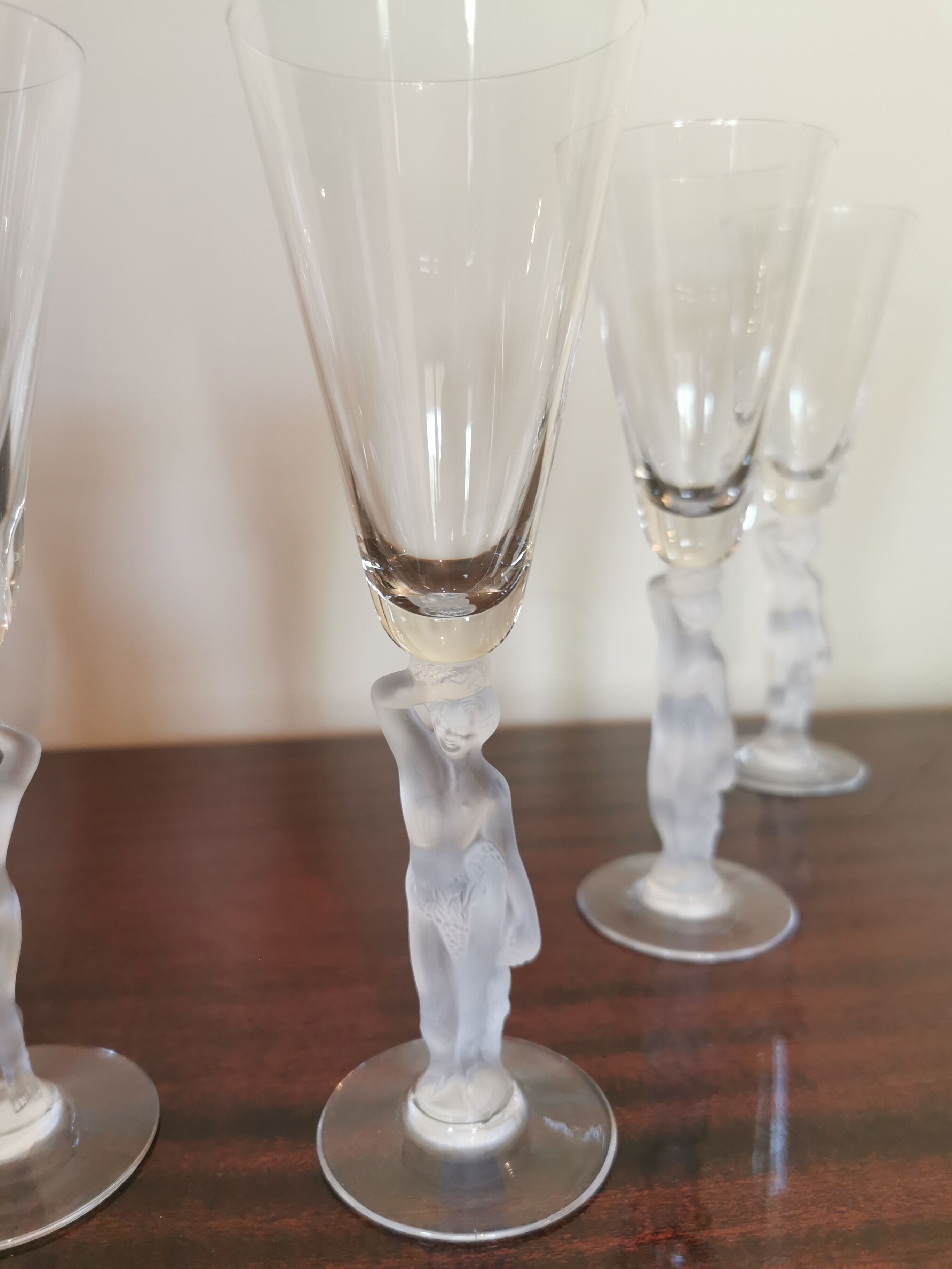 Series of 6 flutes with Champagne Venus and Bacchus in Bayel crystal