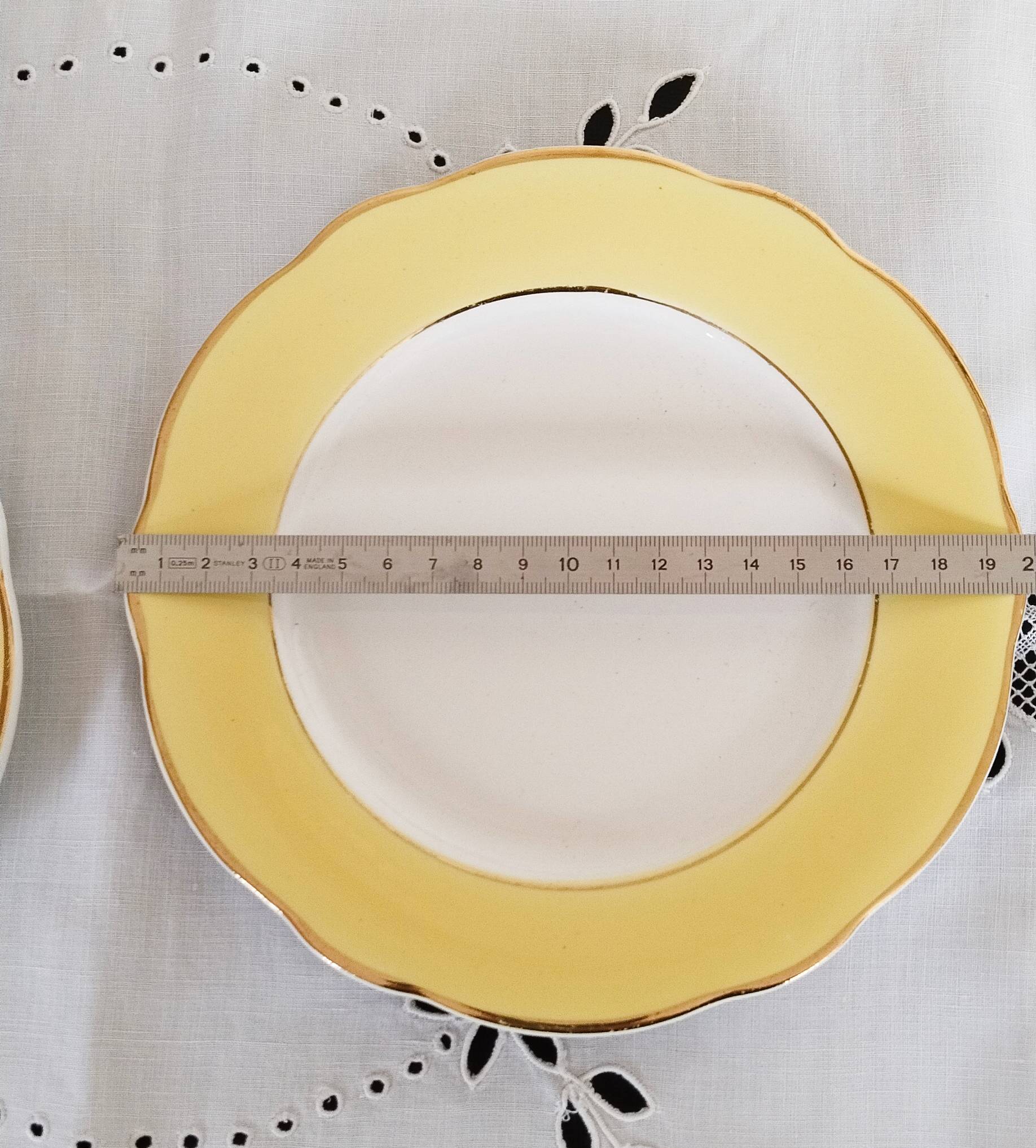 Yellow dessert service in Lunéville earthenware, Jonquille model