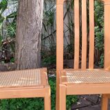 Chaises en bois et cannage