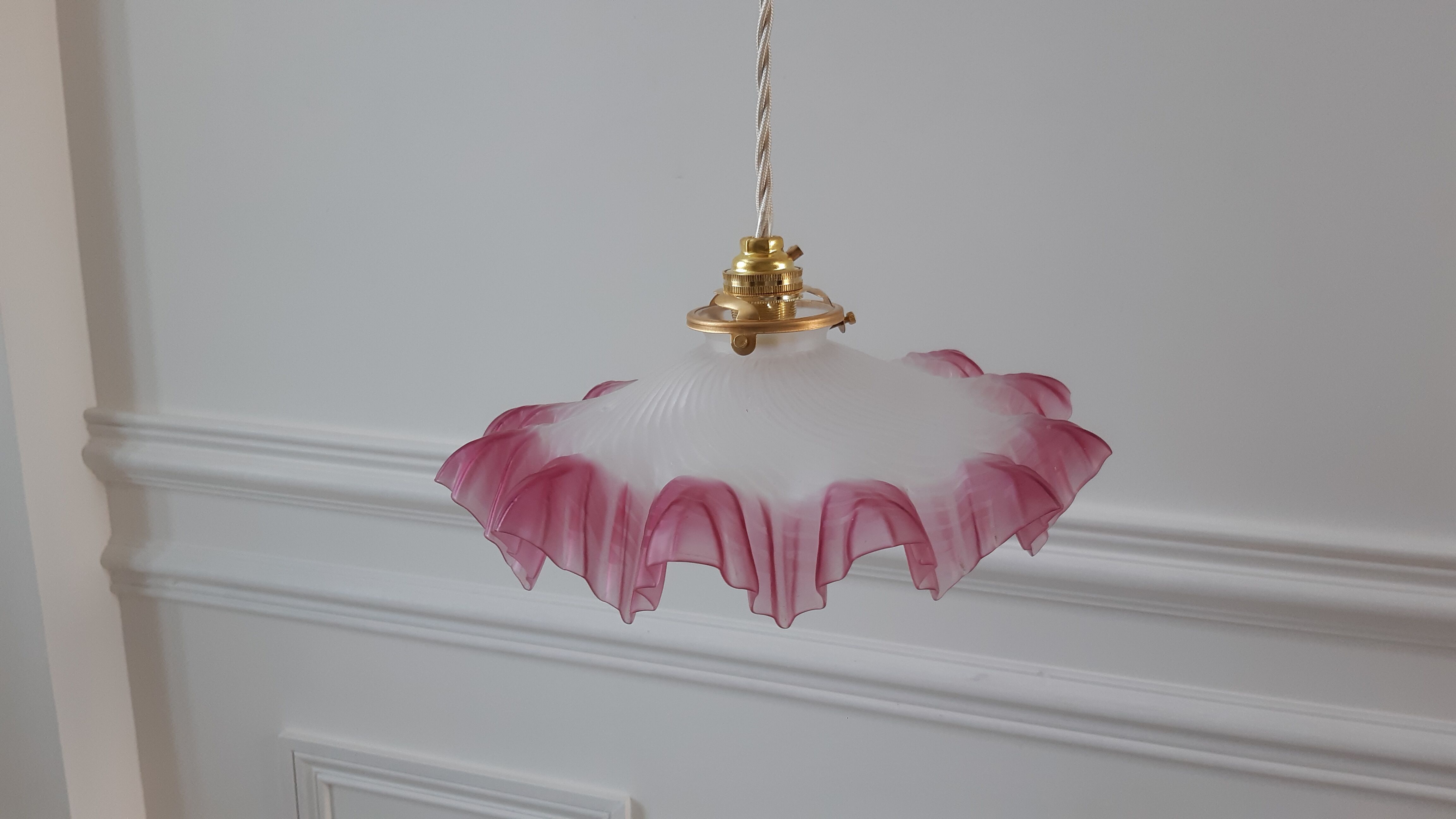 Serrated pendant lamp in pink glass 50s-60s