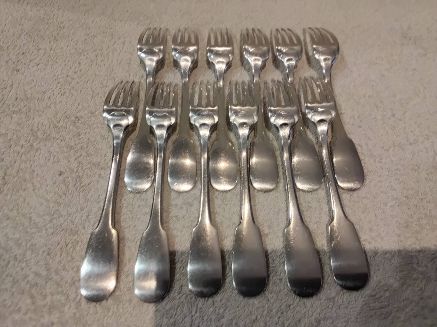 12 silver-plated dessert forks by Christofle Cluny, 17.1cm