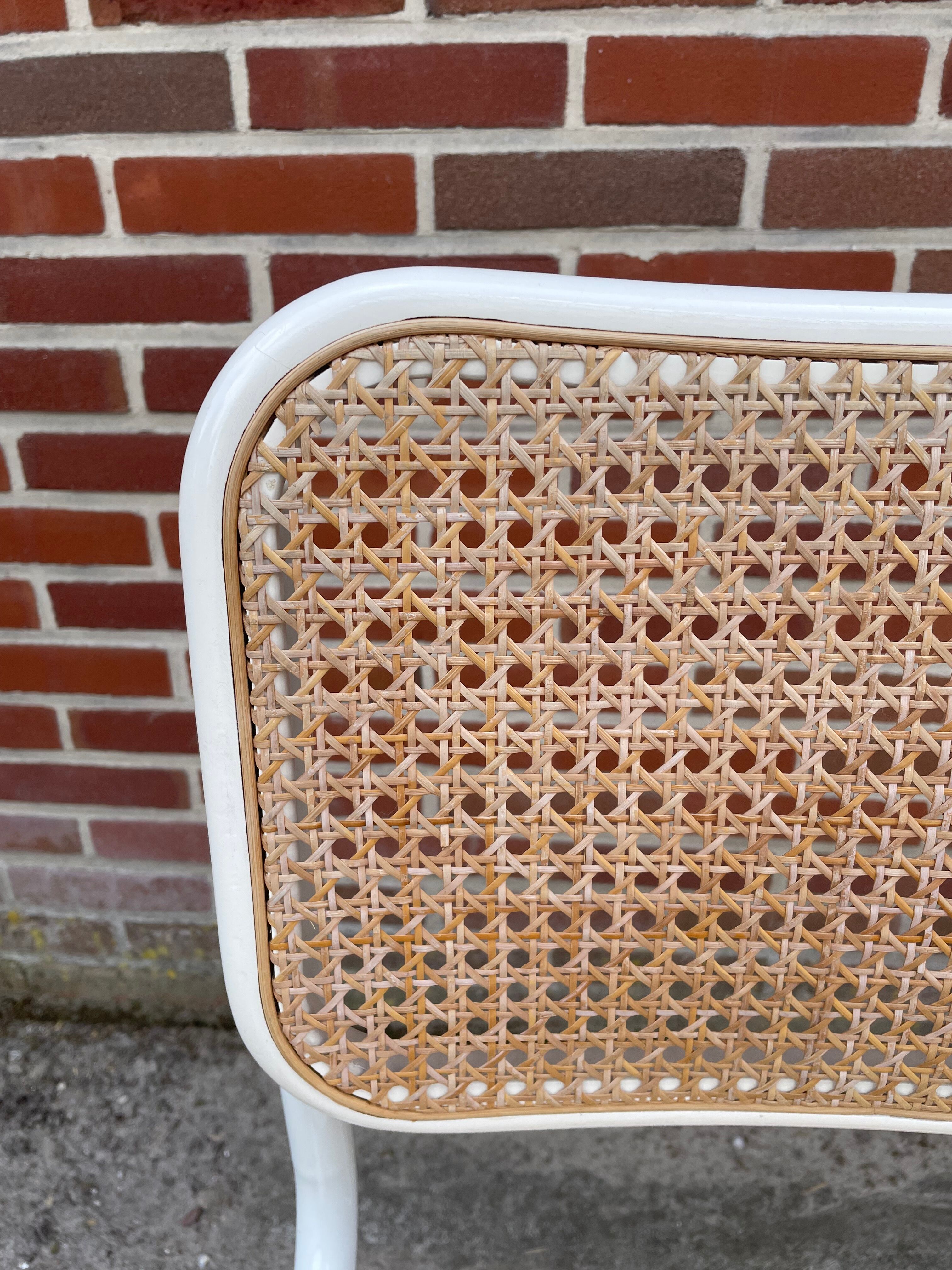 Cesca design chair b32 model in white design