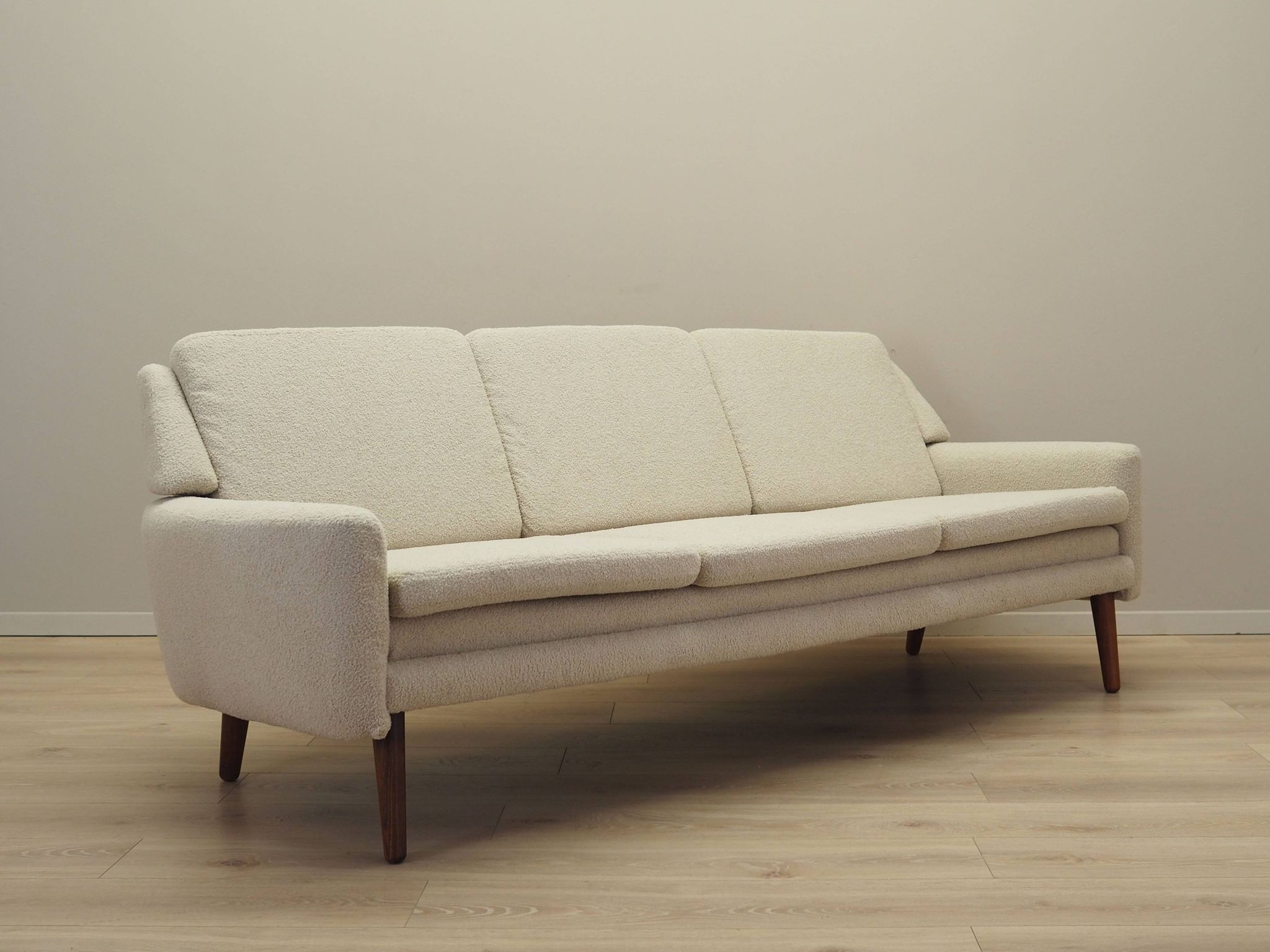 Canapé crème, design danois, années 1970, production : Danemark